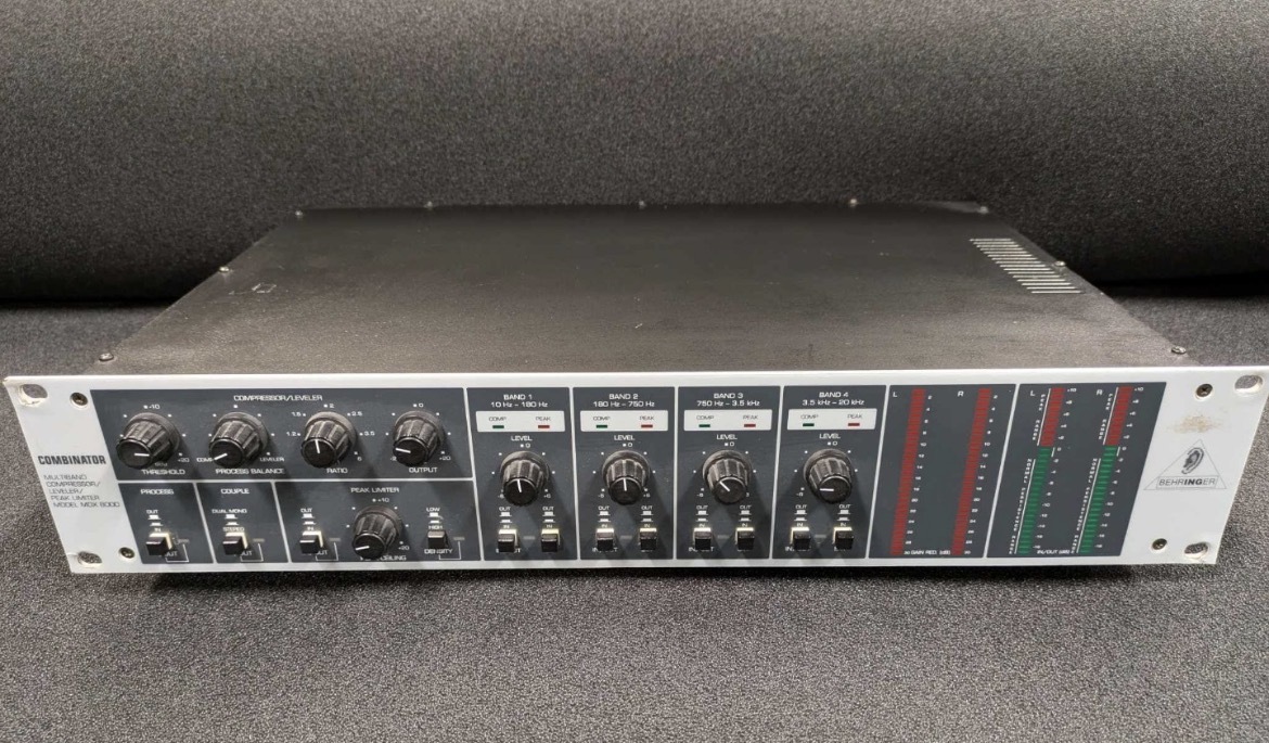 Behringer mx8000 combinator 