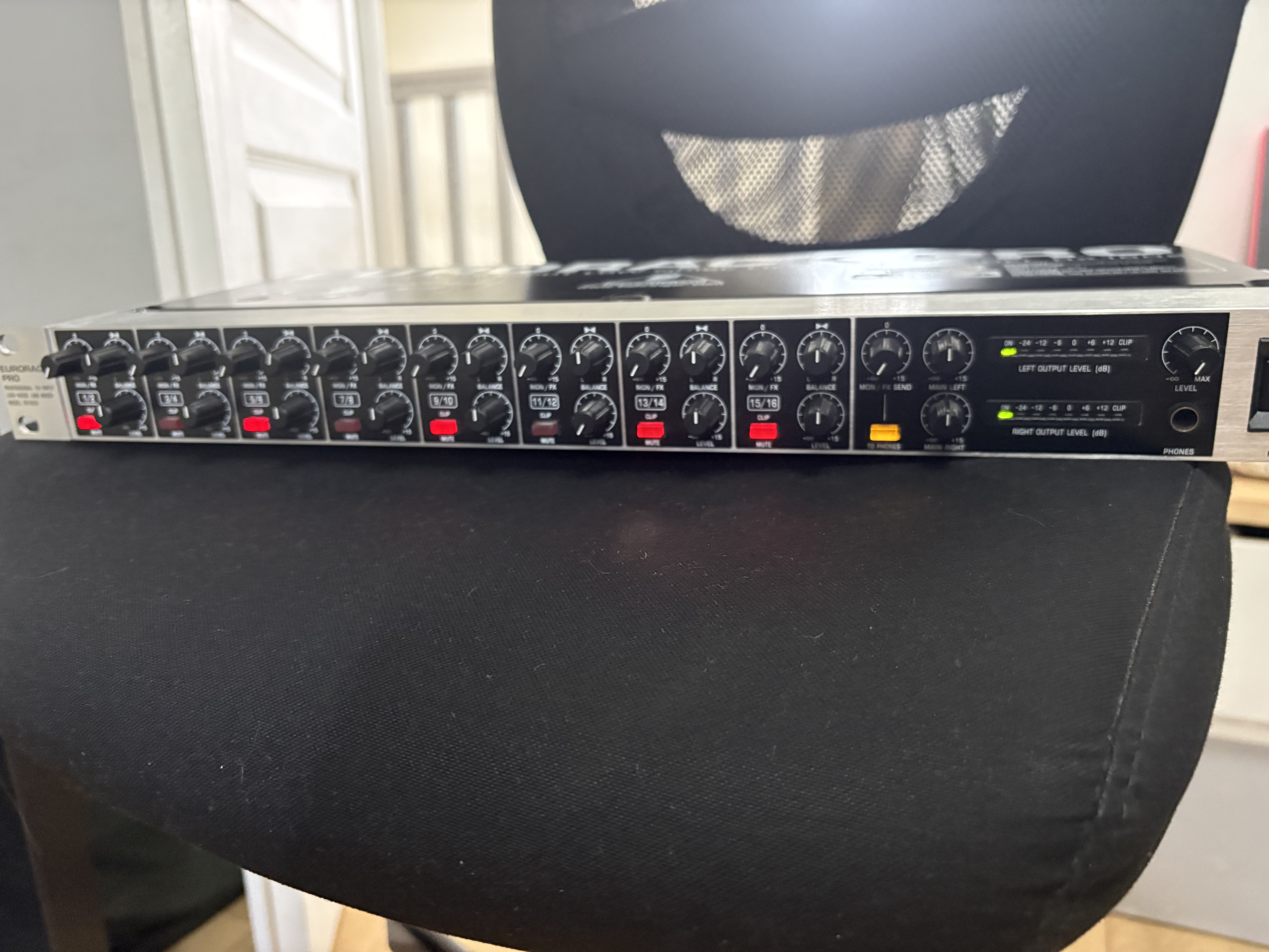 Vends Behringer Eurorack RX1602 très bon état