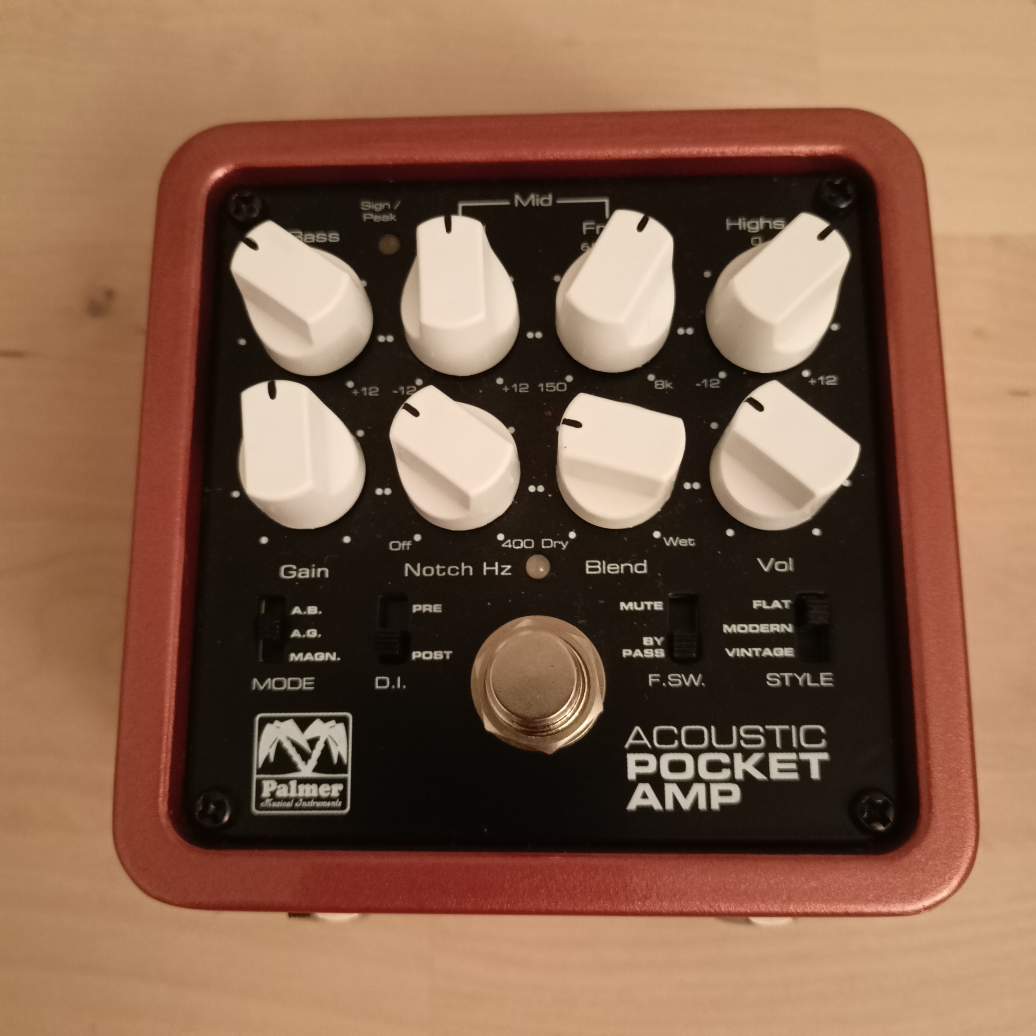 Vends pédale de préampli acoustique (avec égalisation) Palmer Pcket Amp Acoustic