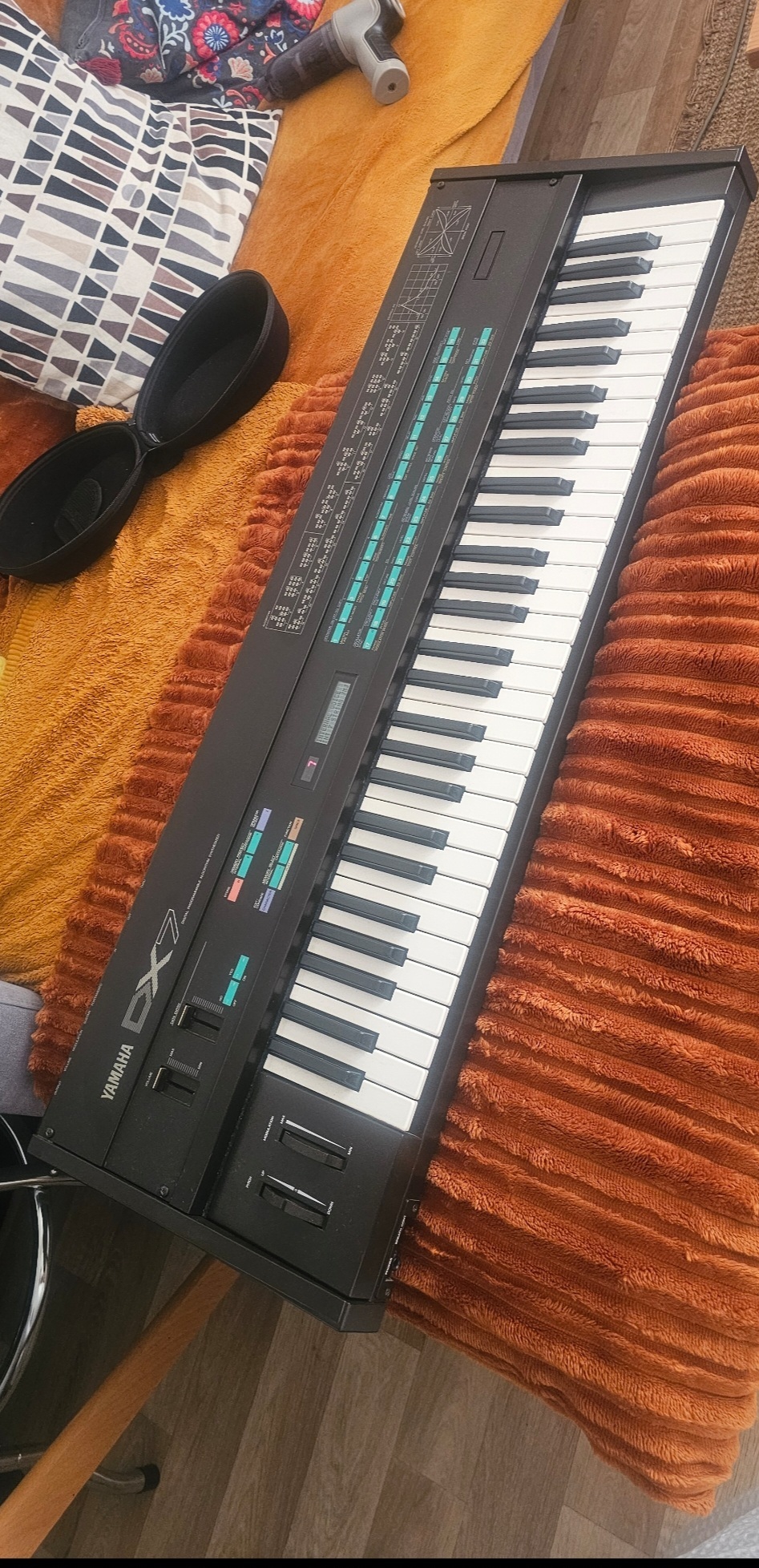 Yamaha DX7 - Synthetiseur Legendaire - Accessoires - Excellent Etat - Révisé