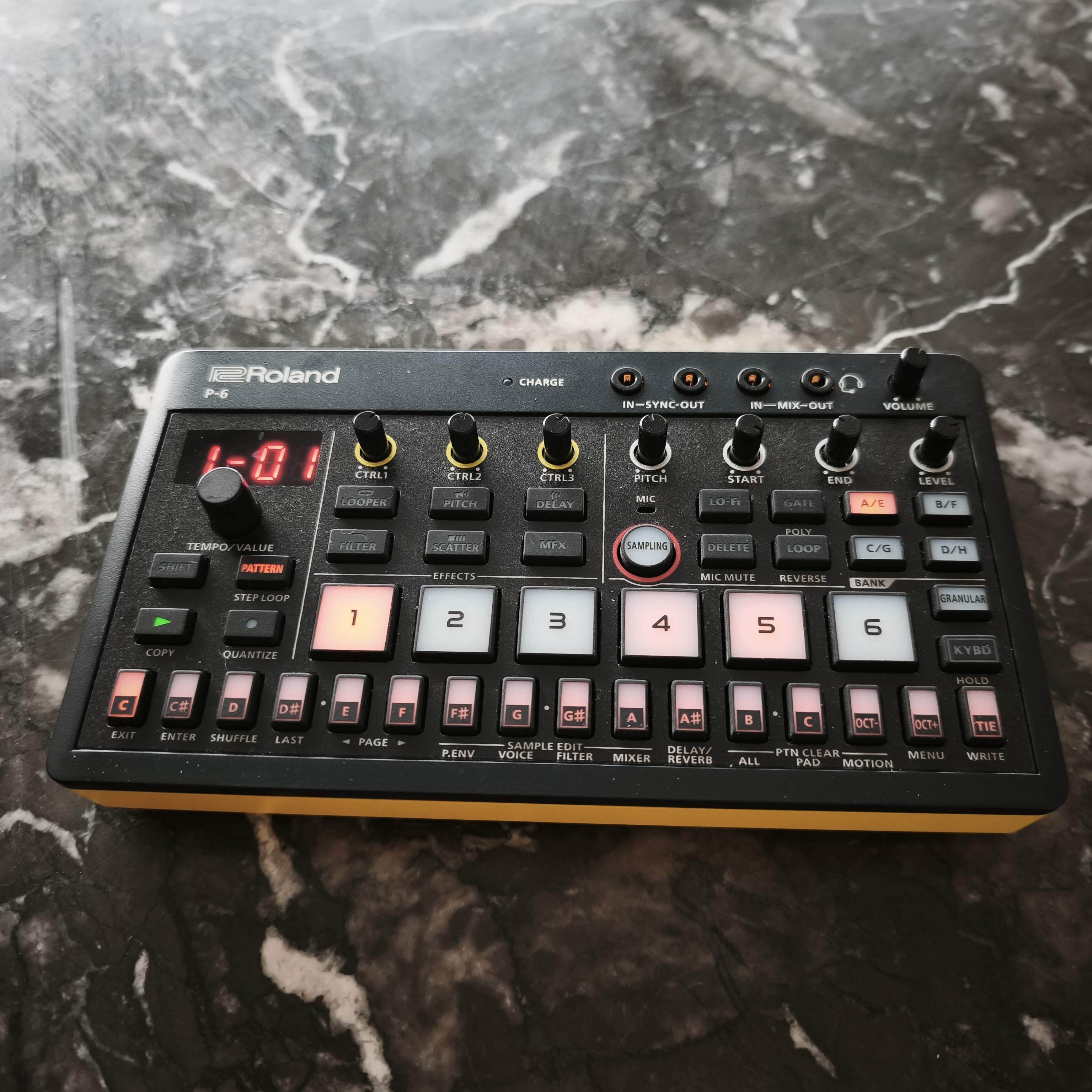 Vend Roland aira P6 