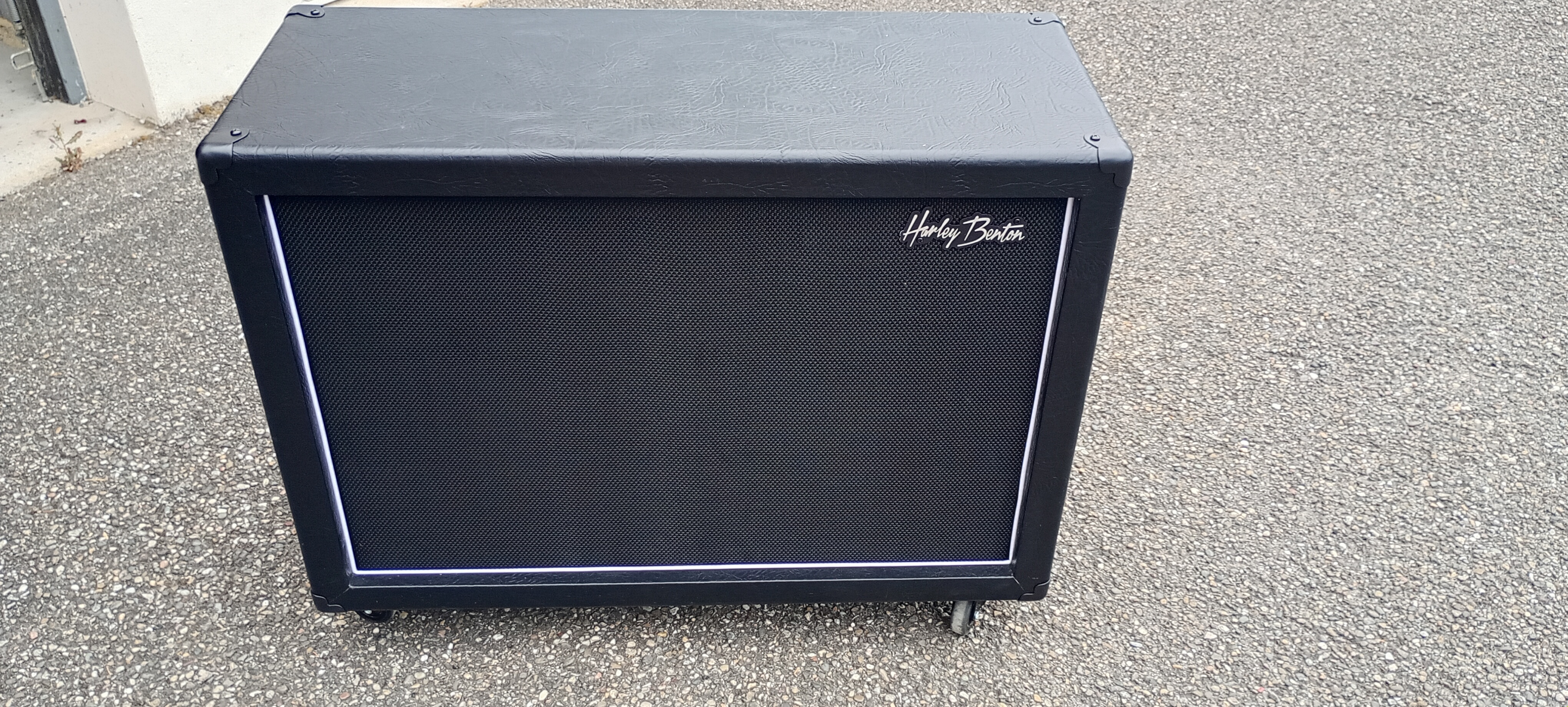 Vends Baffle guitare Harley Benton G212 2x12' (avec roulettes + housse)