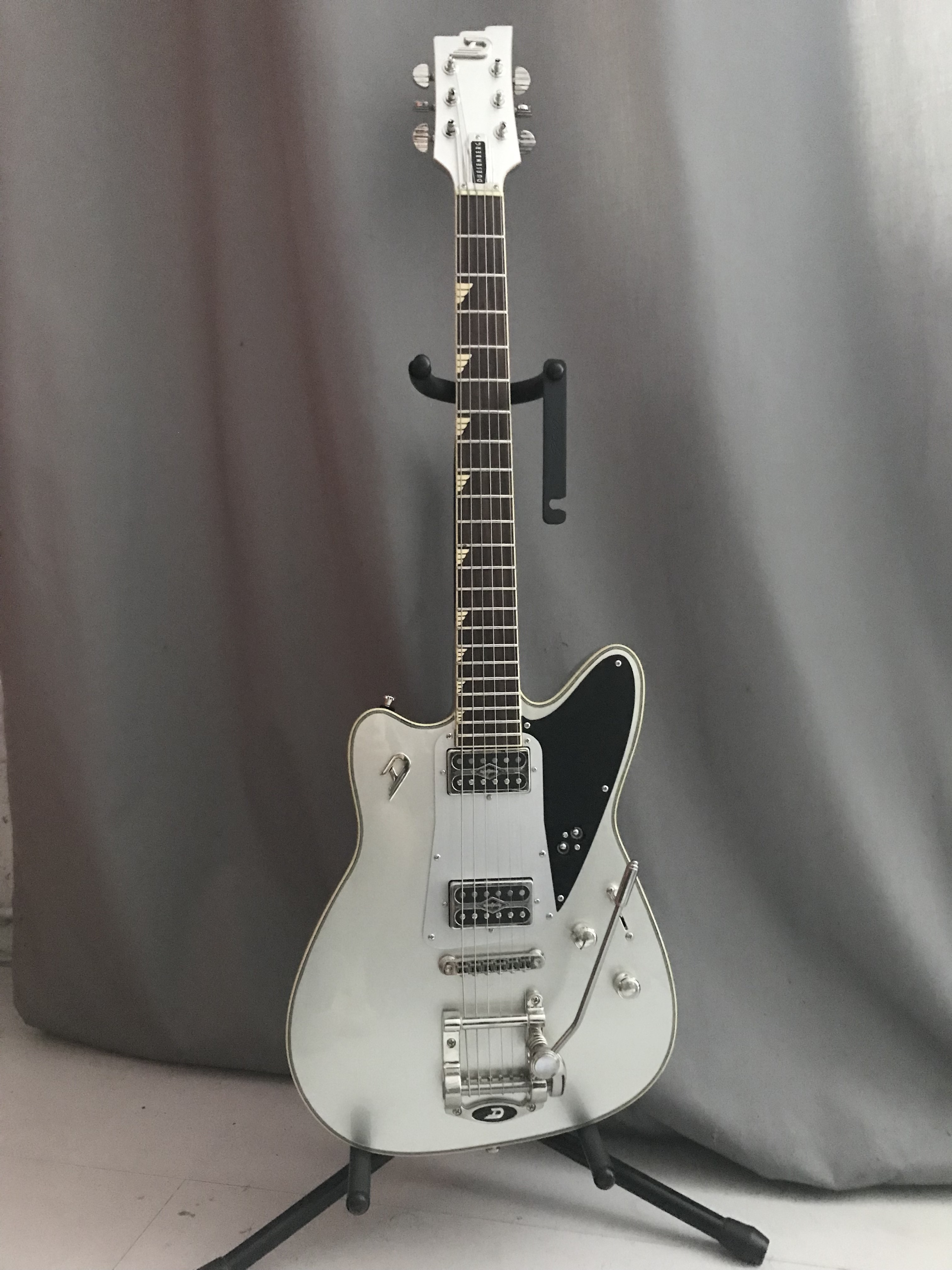VENDS DUESENBERG FALKEN SILVER comme neuve