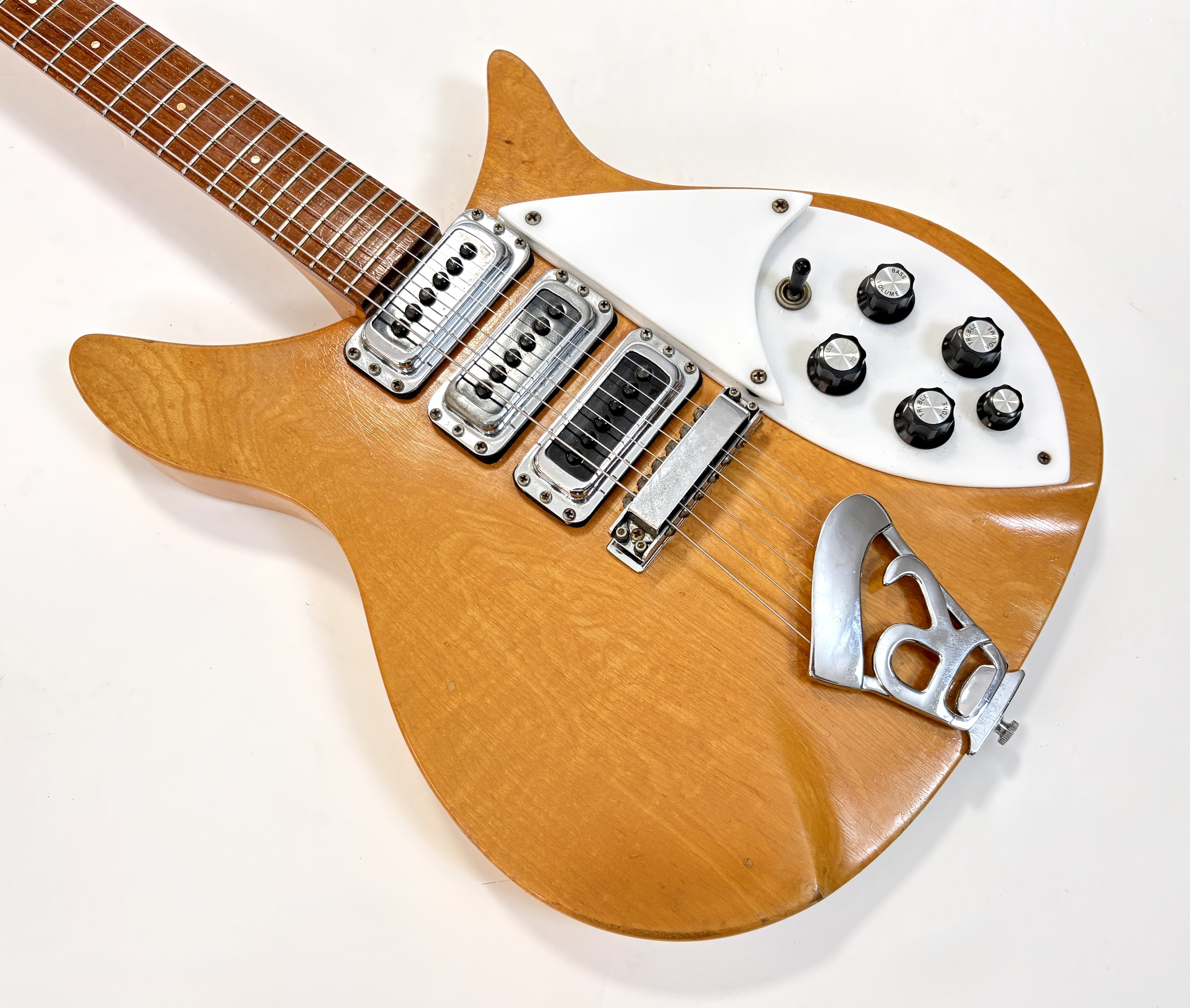 Rickenbacker 320 (84954)