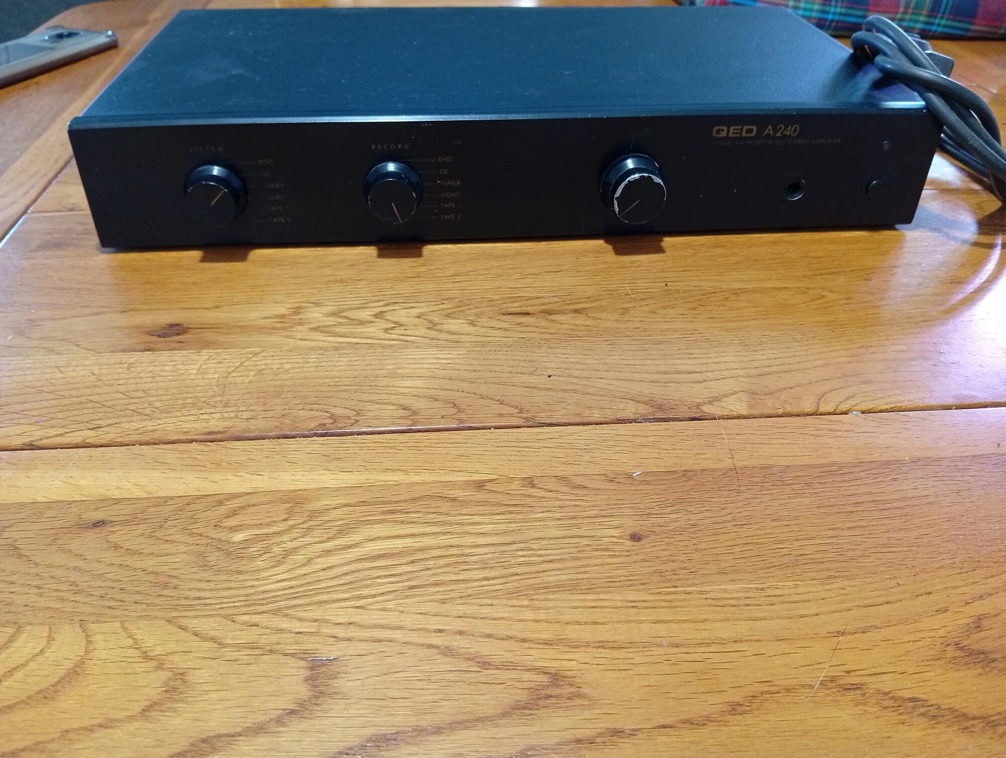 Vends QED A240