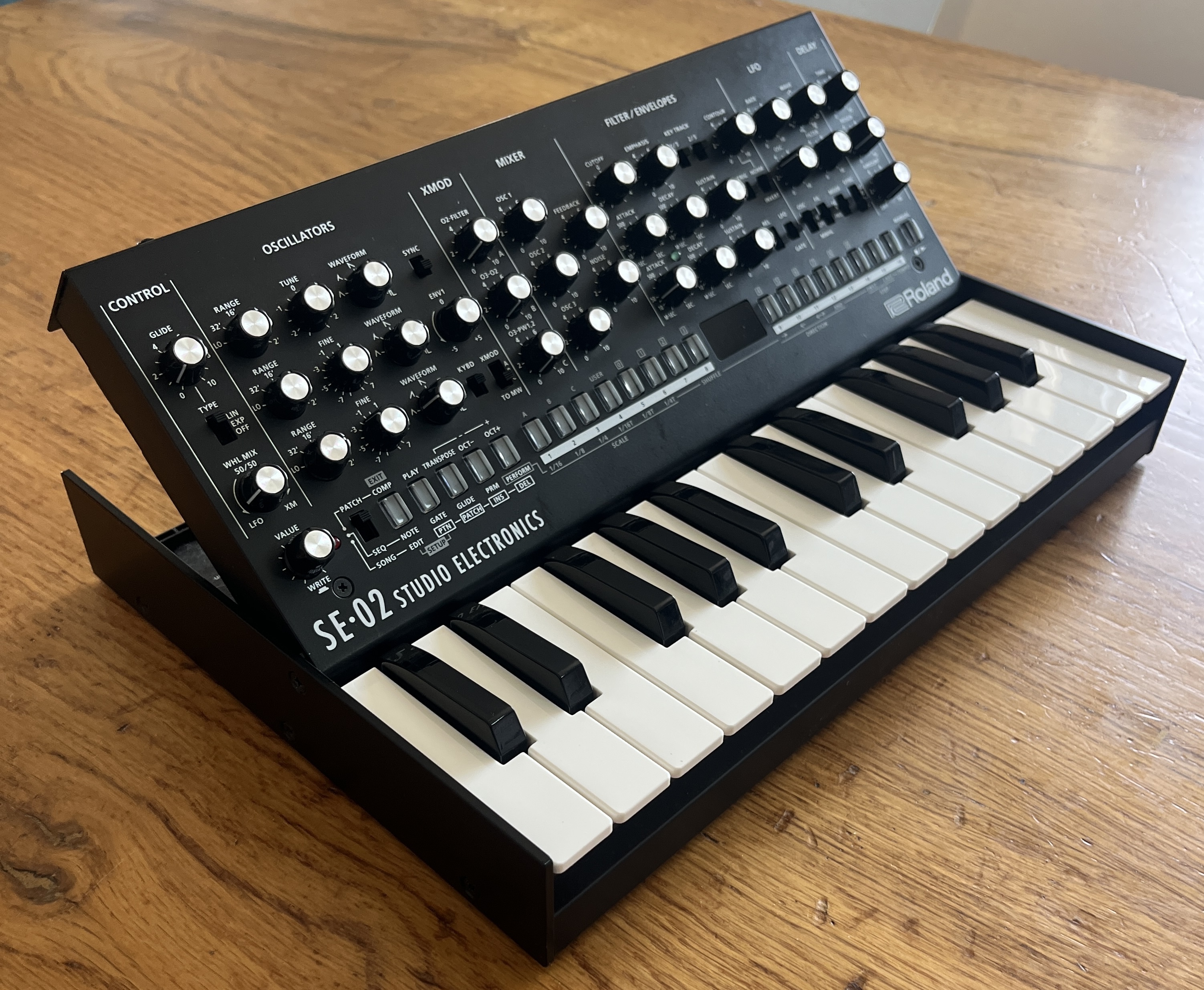 Vends Roland SE-02 + Clavier K-25M – État neuf
