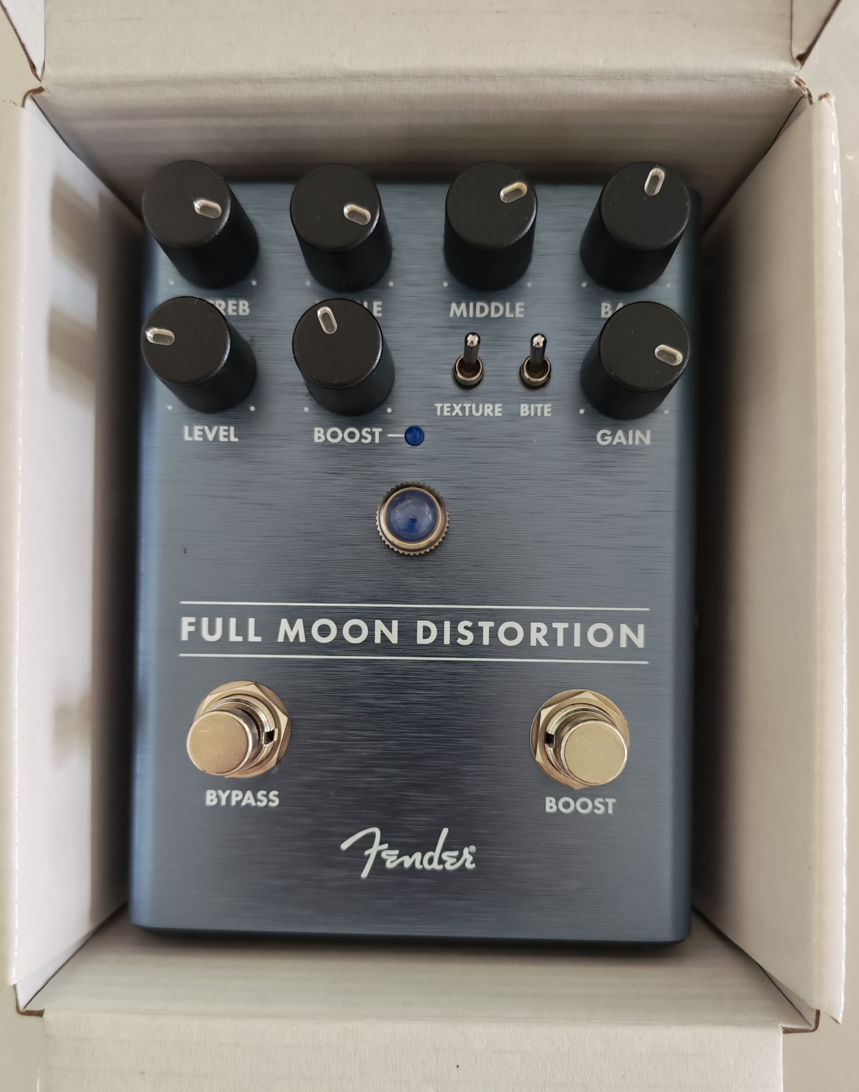 Vends Fender Full Moon Distortion dans sa boîte
