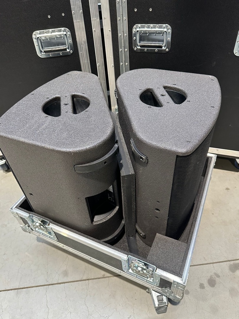 L-Acoustics X12 + Flight case d'origine en excellent état et à vendre rapidement.