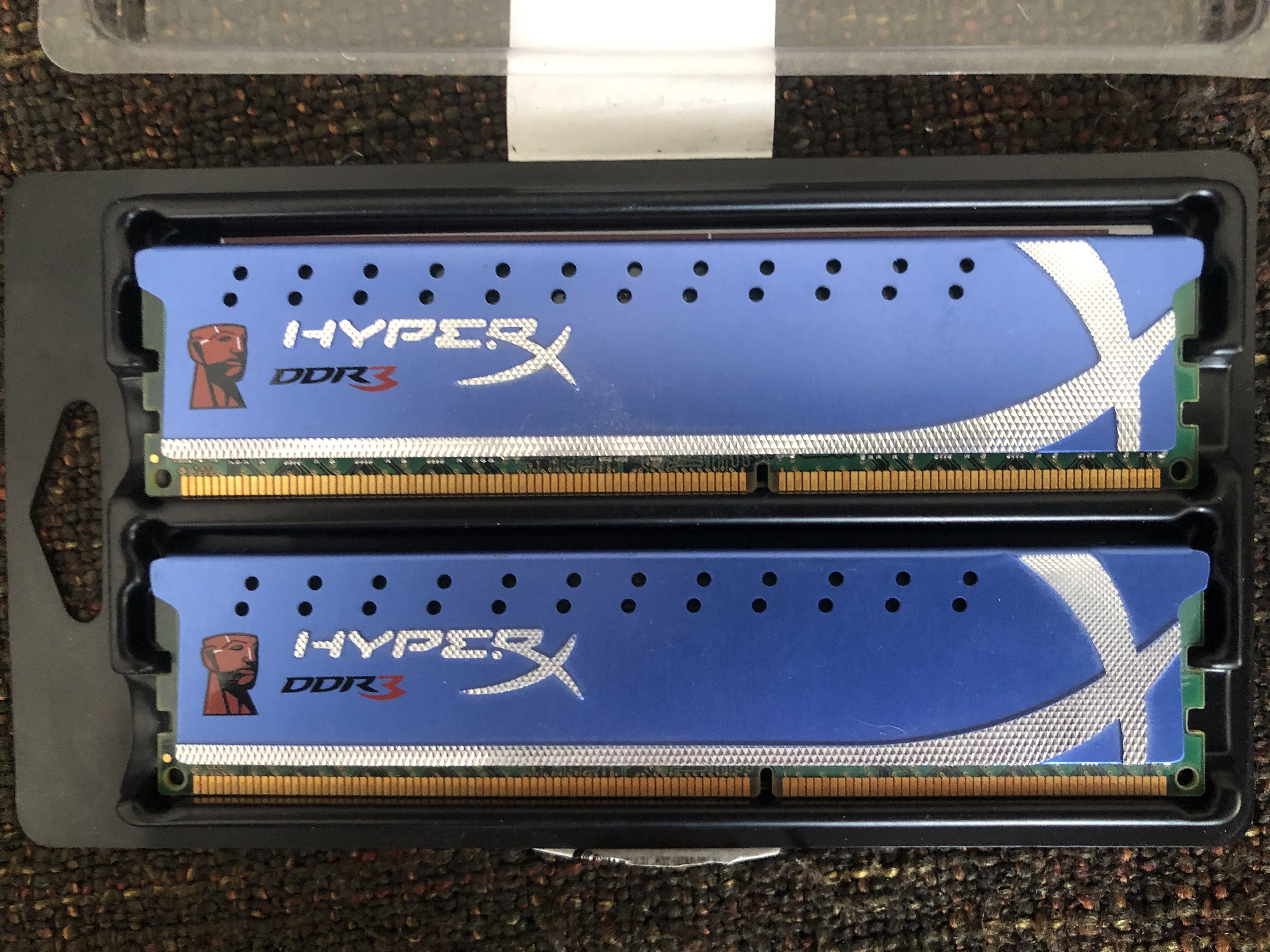 Vends mémoire vive Kingston HyperX Genesis KHX1600C9D3K2 2x4 GB 