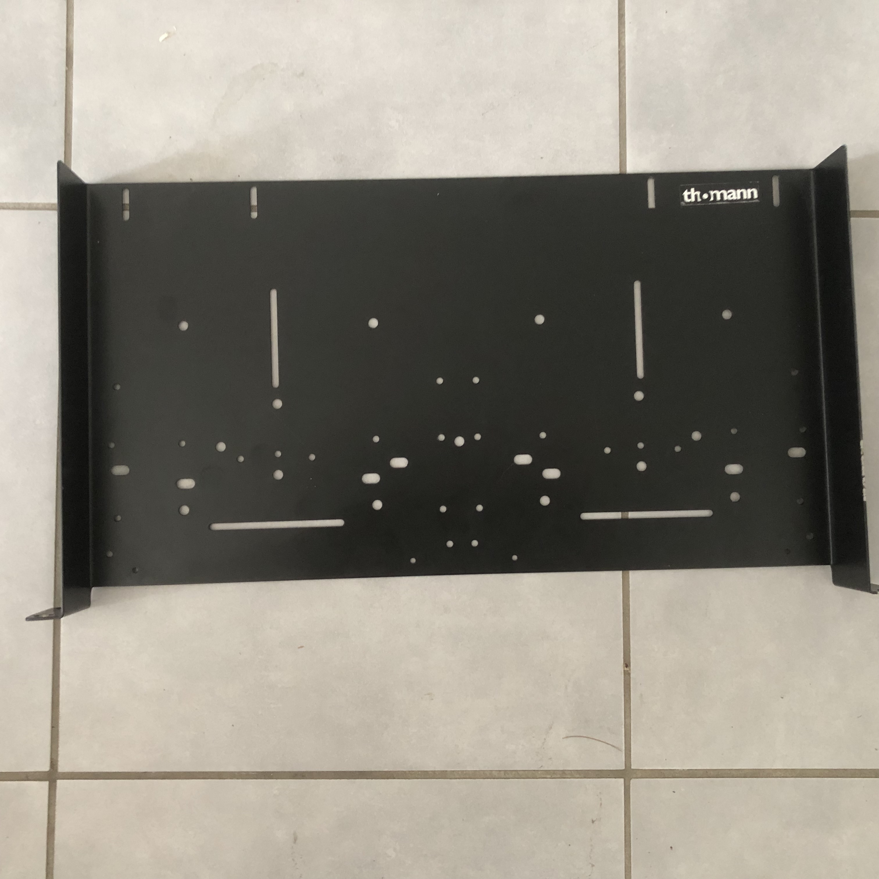 Vends Thon Rack Adapter 1U 25 