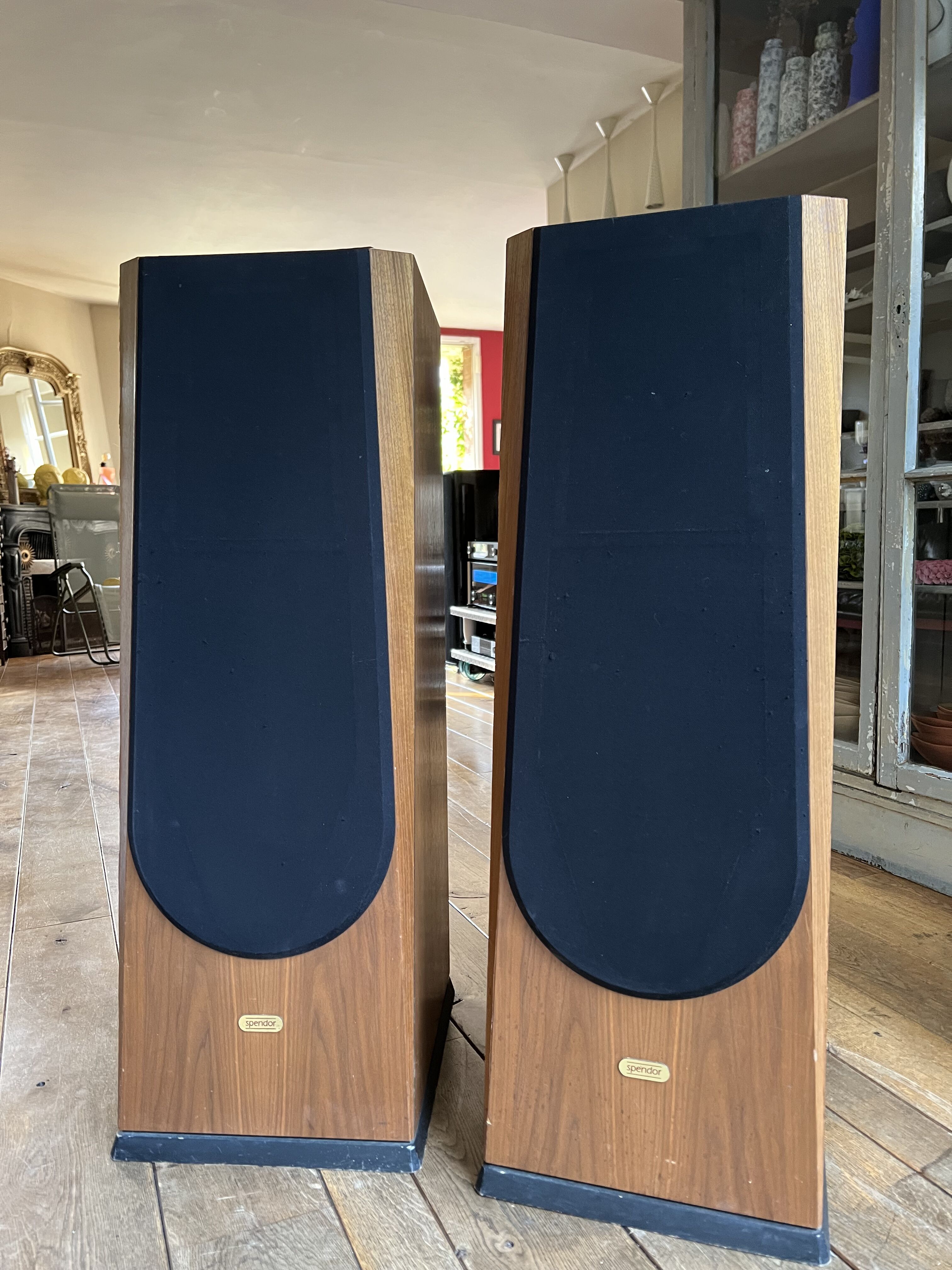 Spendor SP9/1 — paire appairée, enceintes colonnes 3 voies (fabriquées en Angleterre)