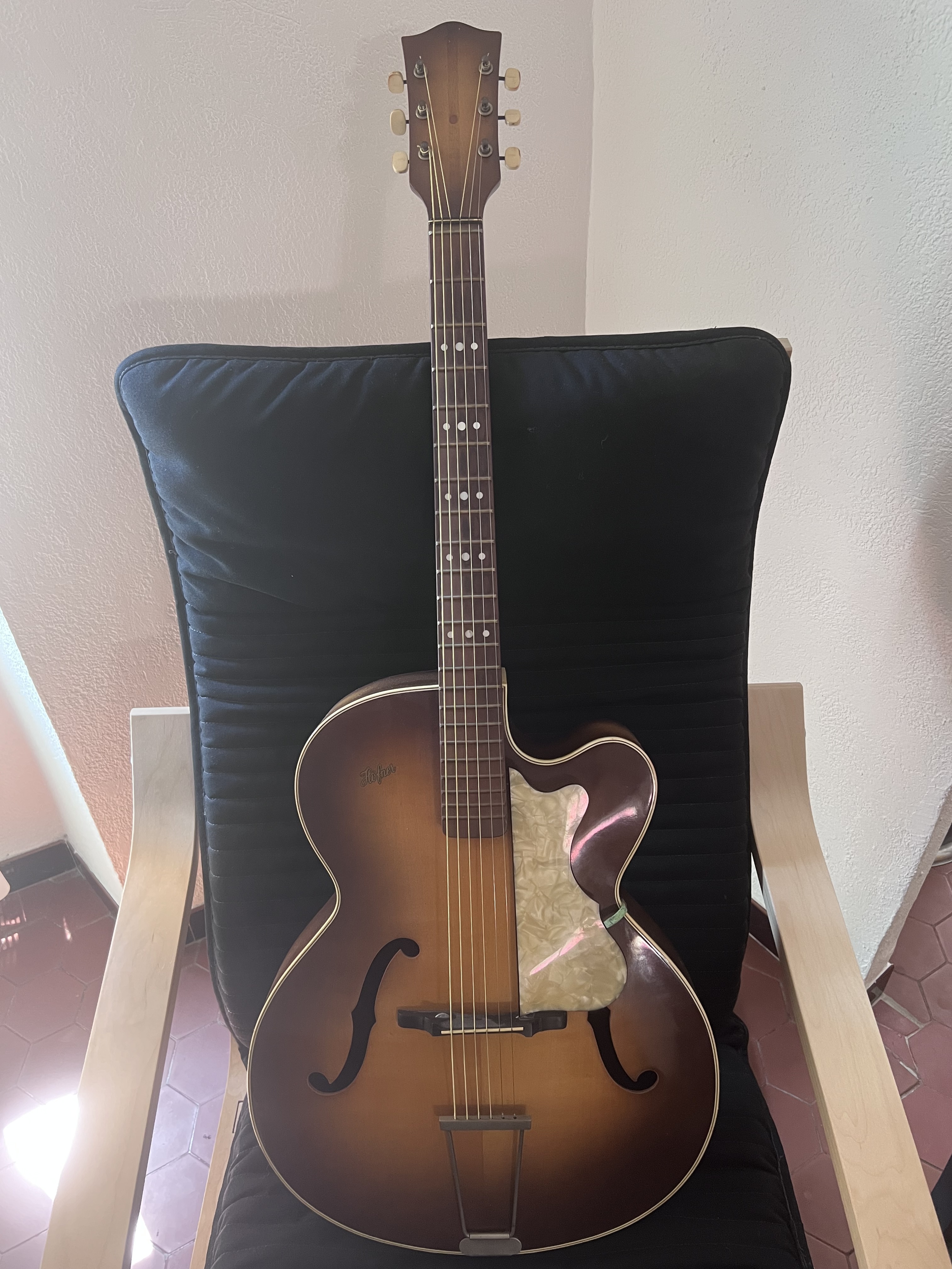Vends Hofnër 450/s archtop 