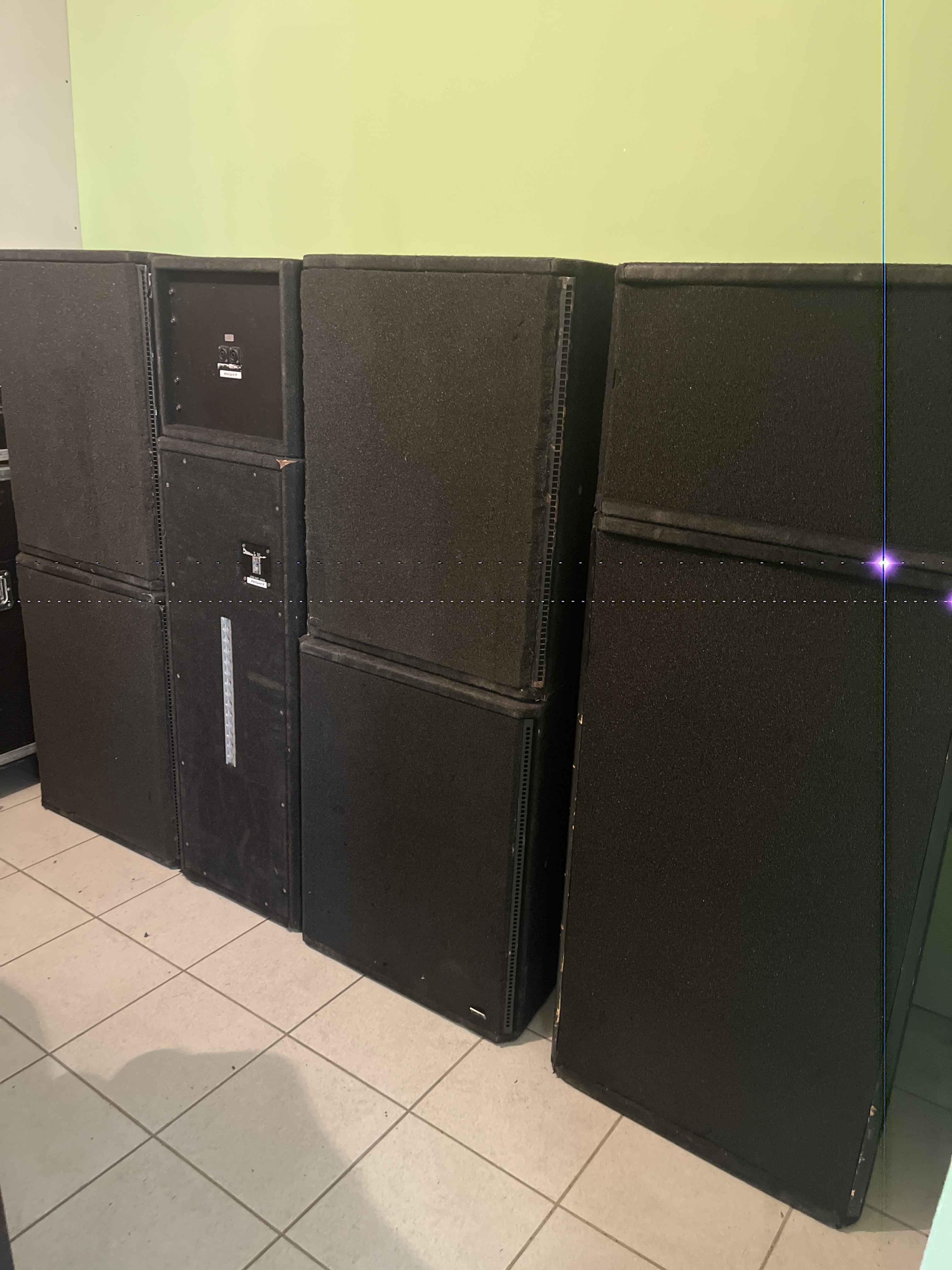 2 Enceinte t12 is audio et 4 sub ks audio 