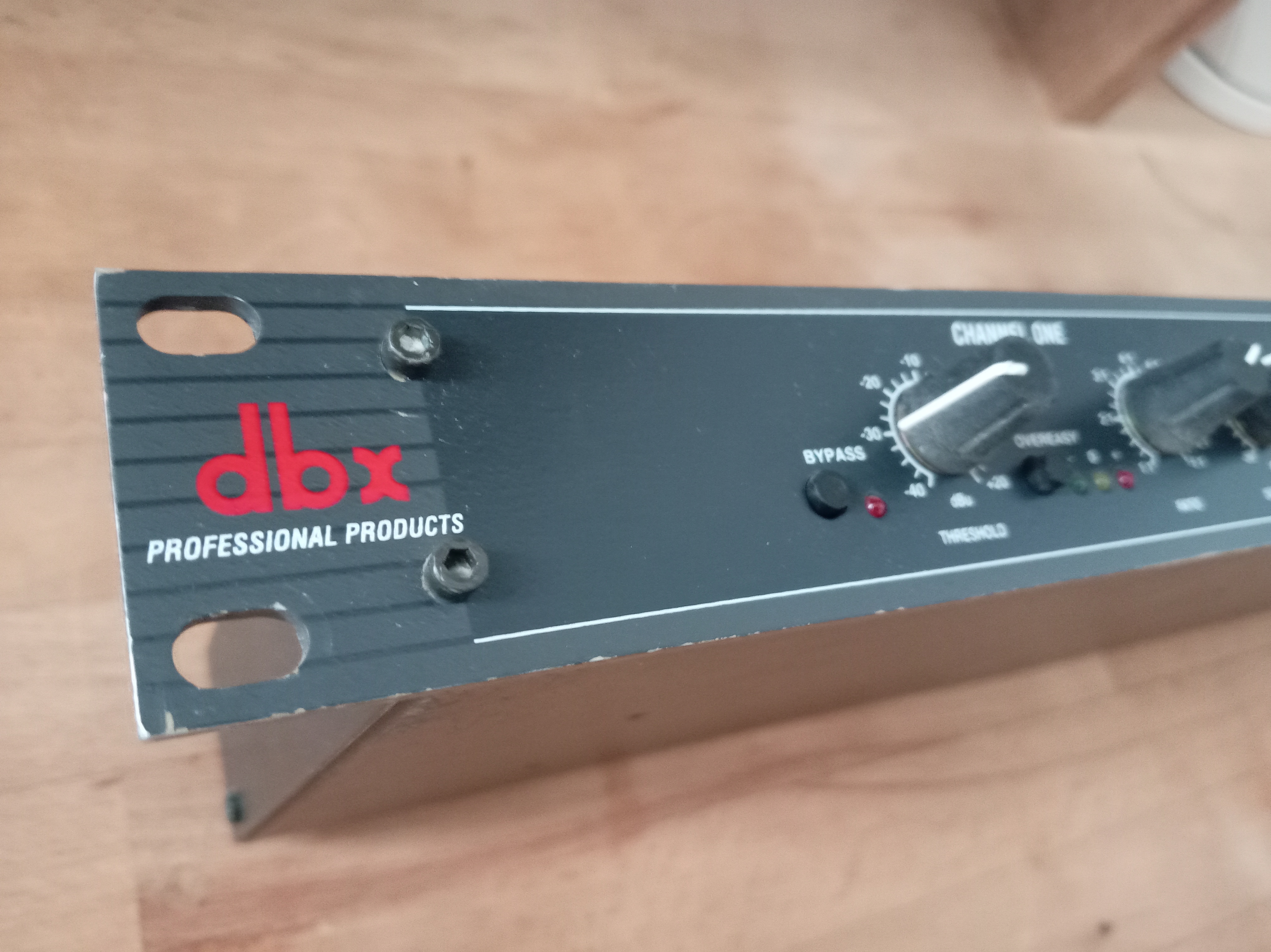 DBX 262 Compresseur limiter