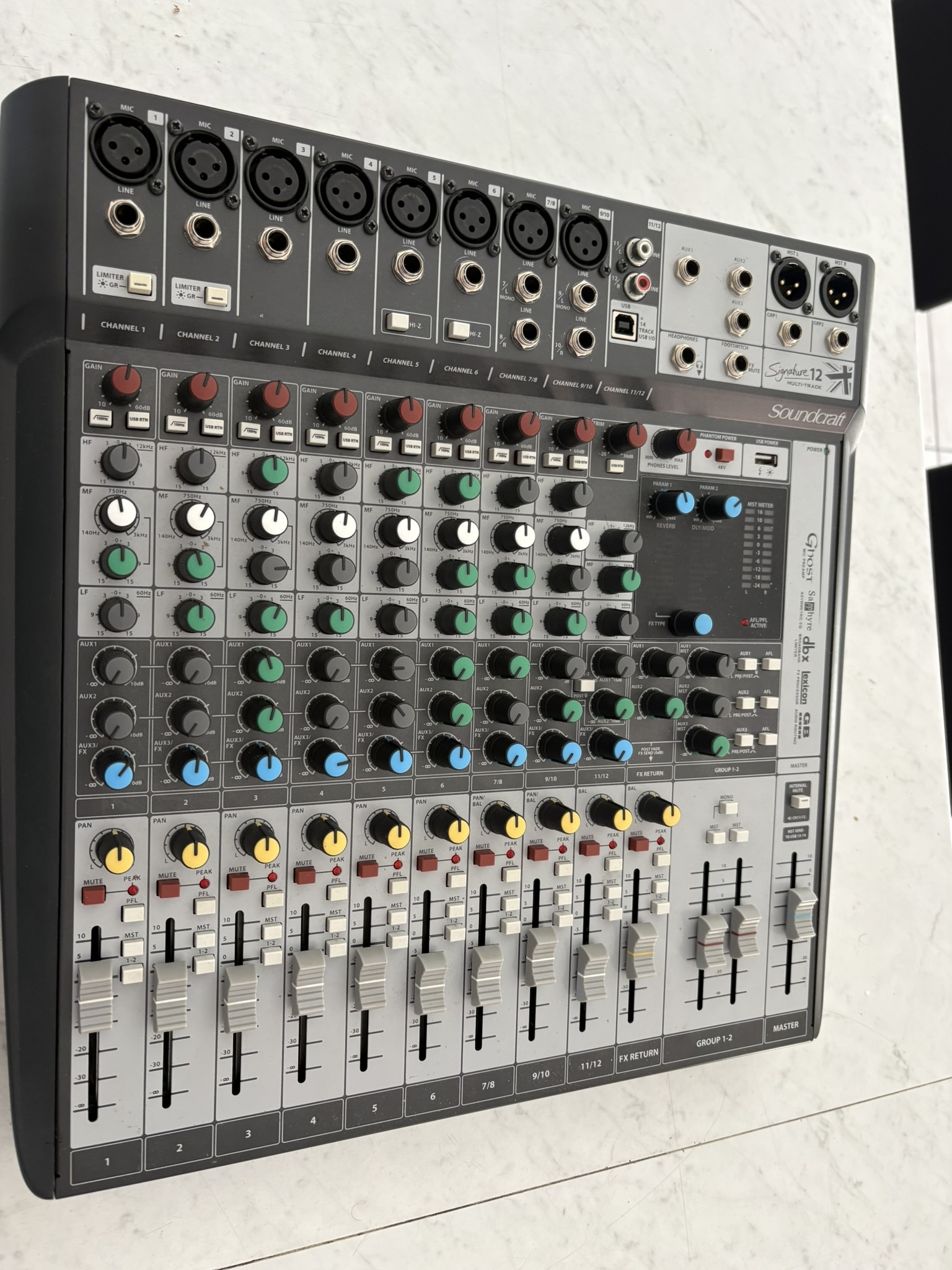 soundcraft signature 12
