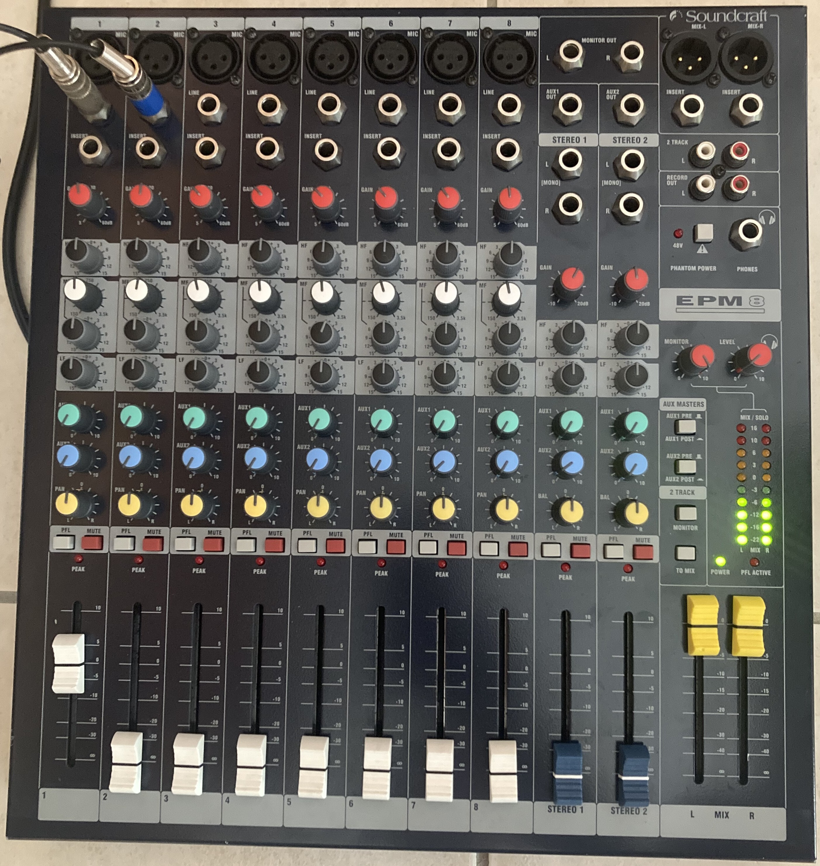 Console Soundcraft EPM8