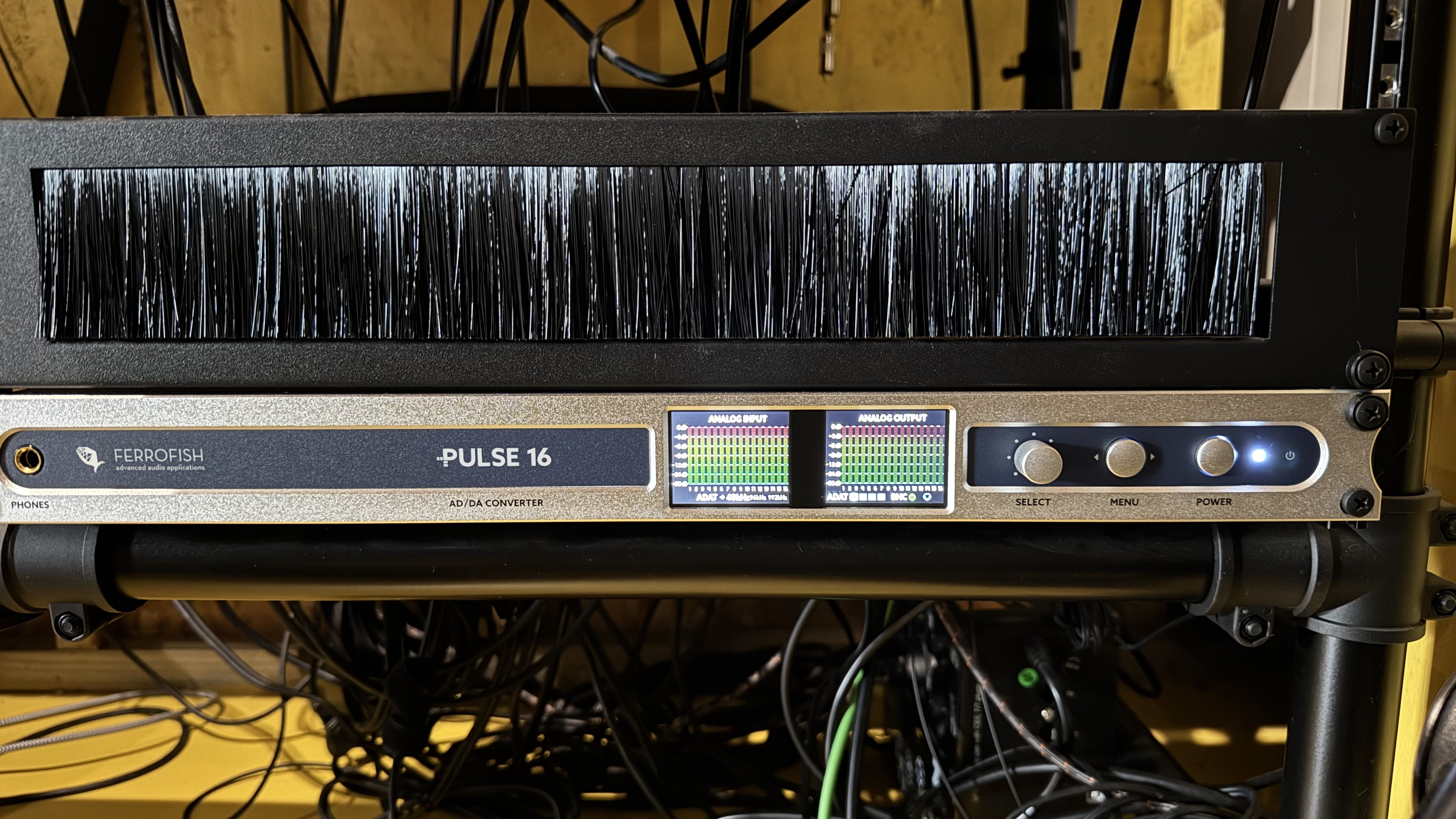Ferrofish PULSE 16 Excellent etat