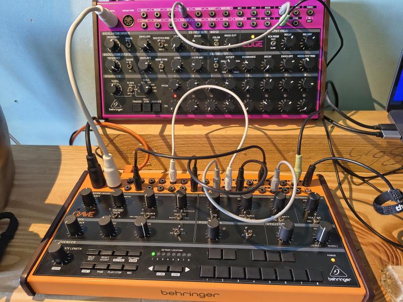 behringer CRAVE Synthé analogique.