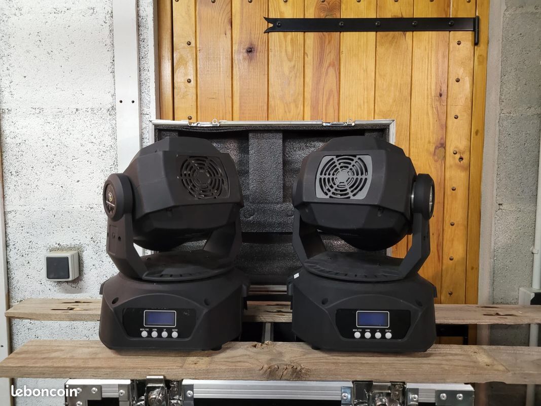 Vends 6 lyres led avec fly case