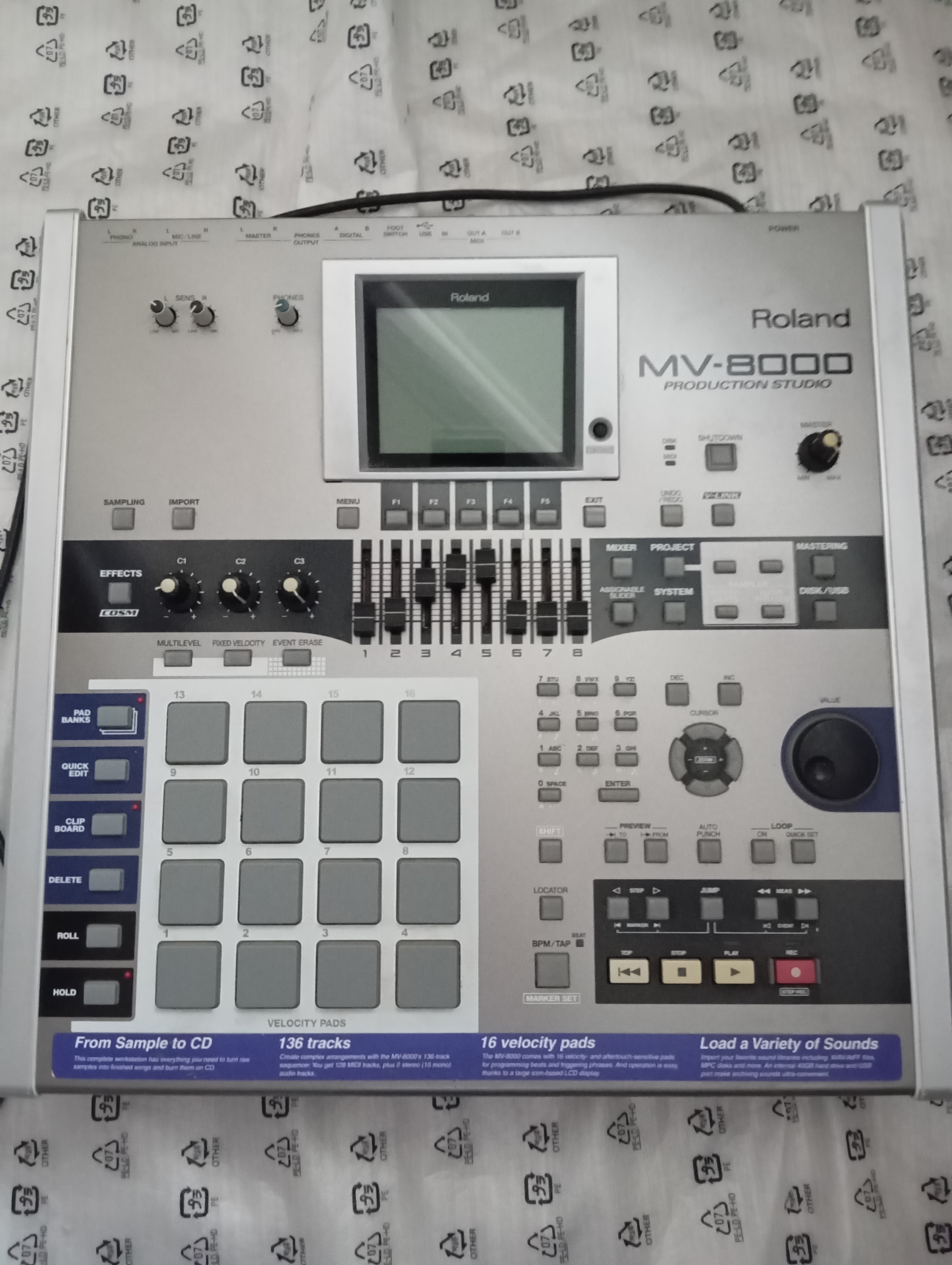 Superbe MV 8000 V3 avec port VGA et PS/2