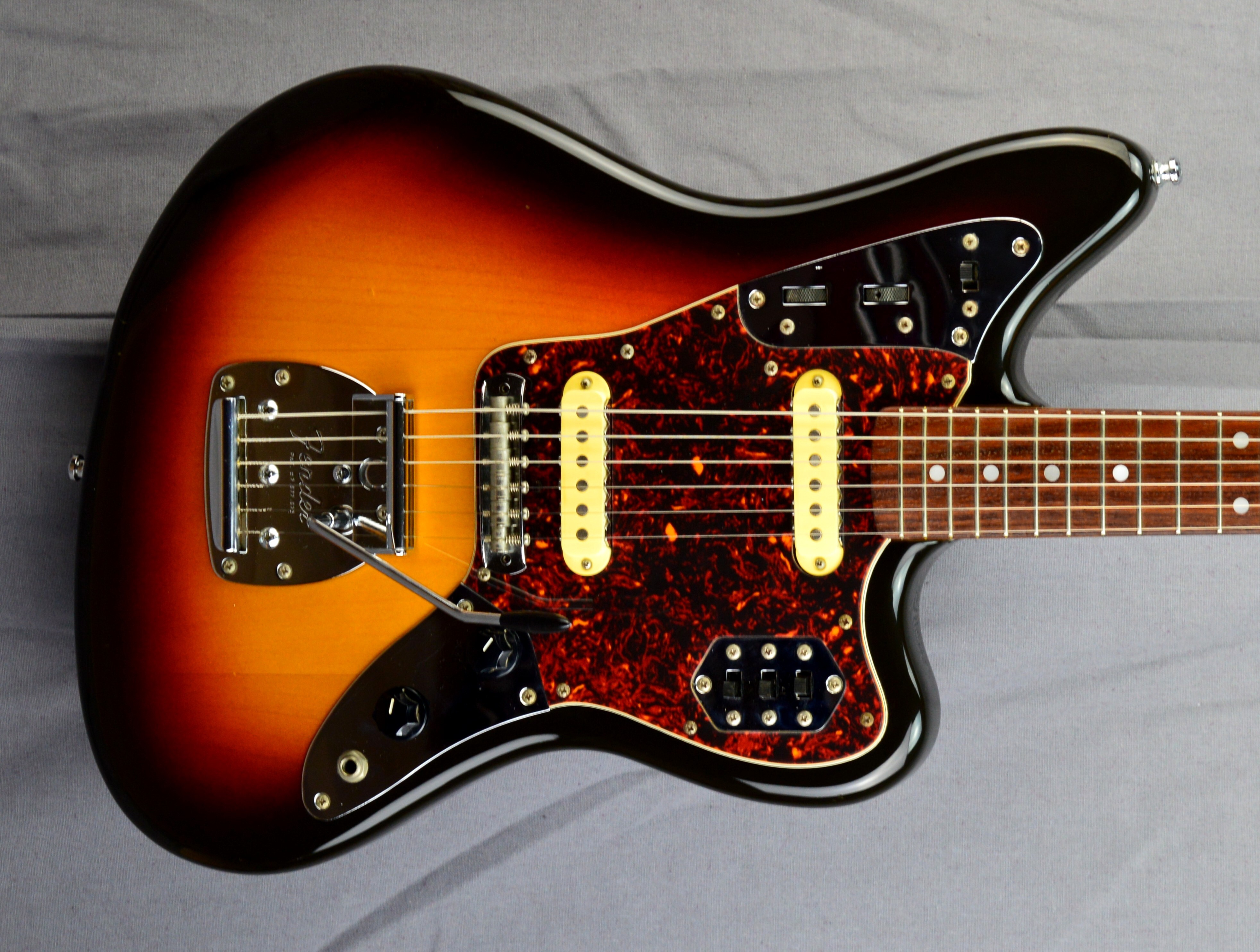 fender jaguard jg66-85 sunburst japan import japon (16)