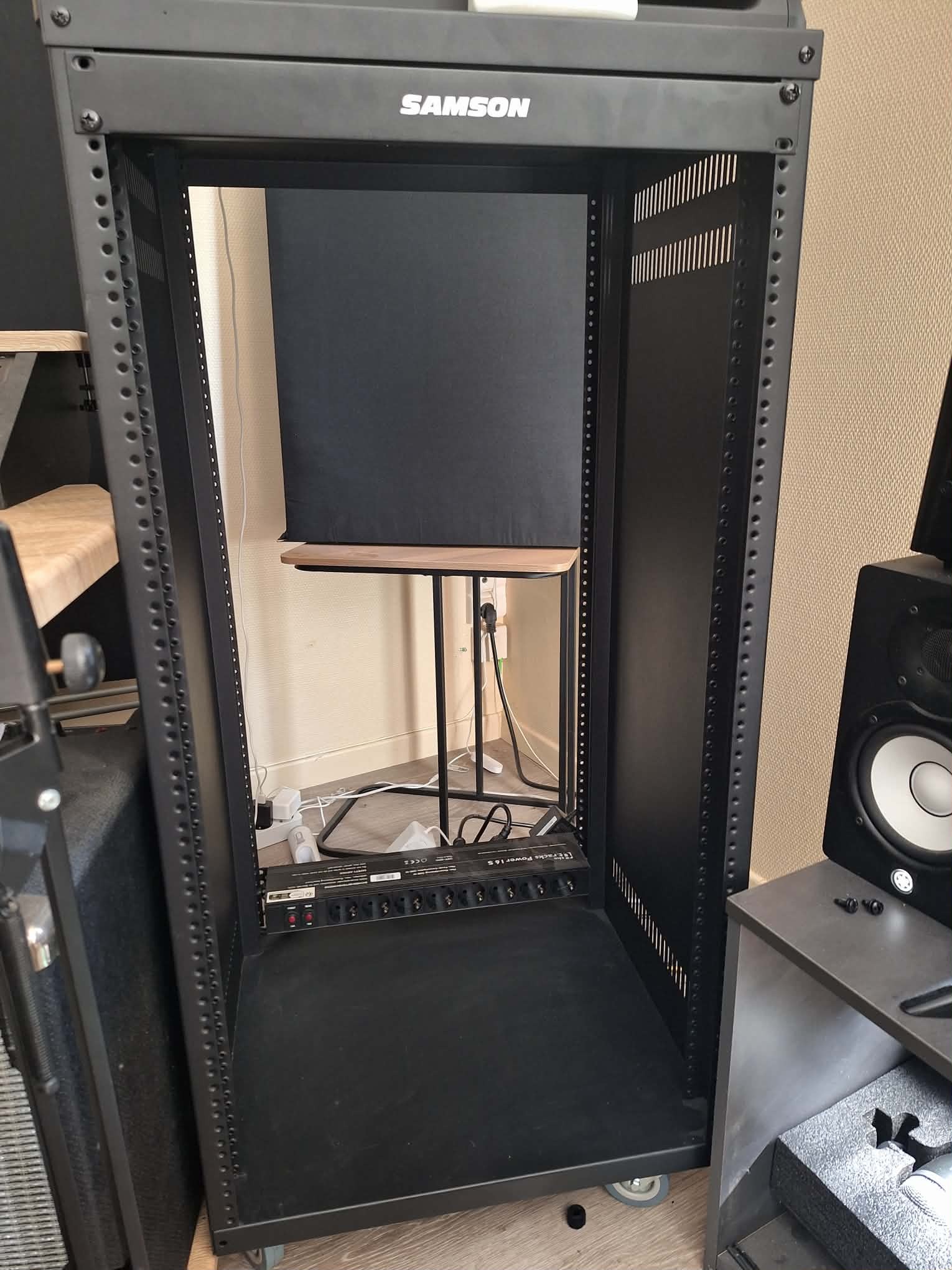 Vends rack Samson 21U
