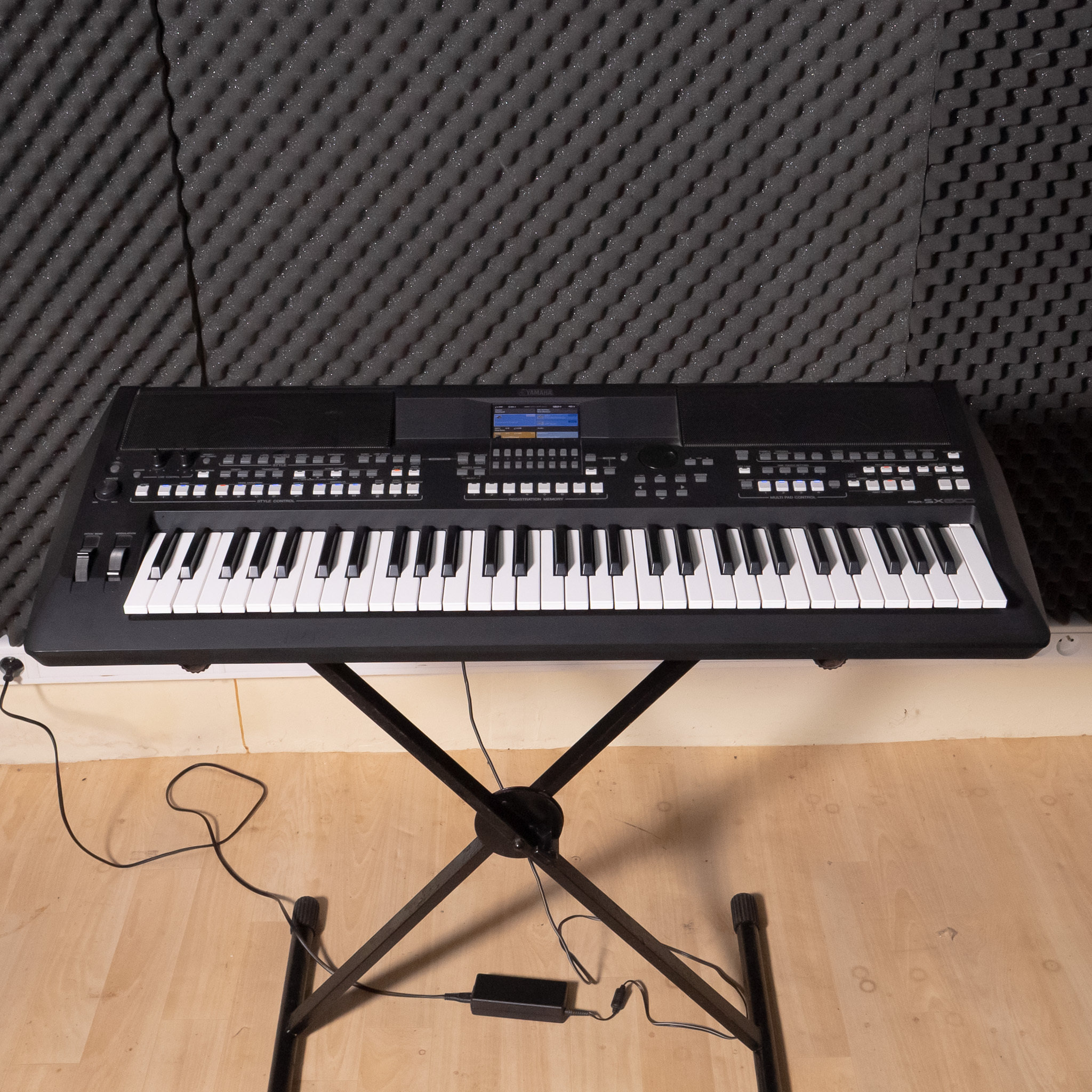 Vends Yamaha PSR-SX600 : arrangeur 61 touches 