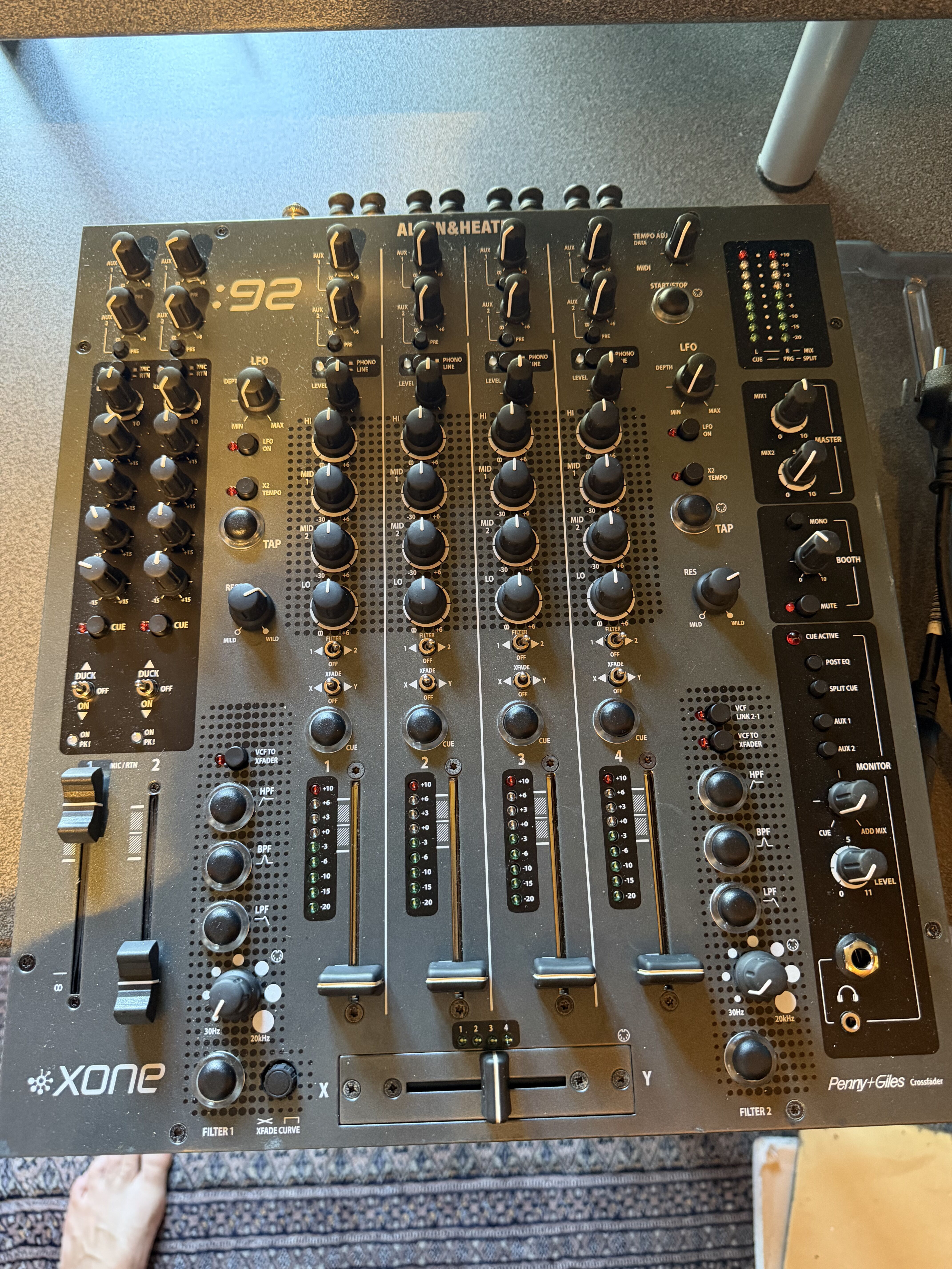 Allen & Heath Xone:92 - Comme neuve - 1ère main - Boîte + Decksaver