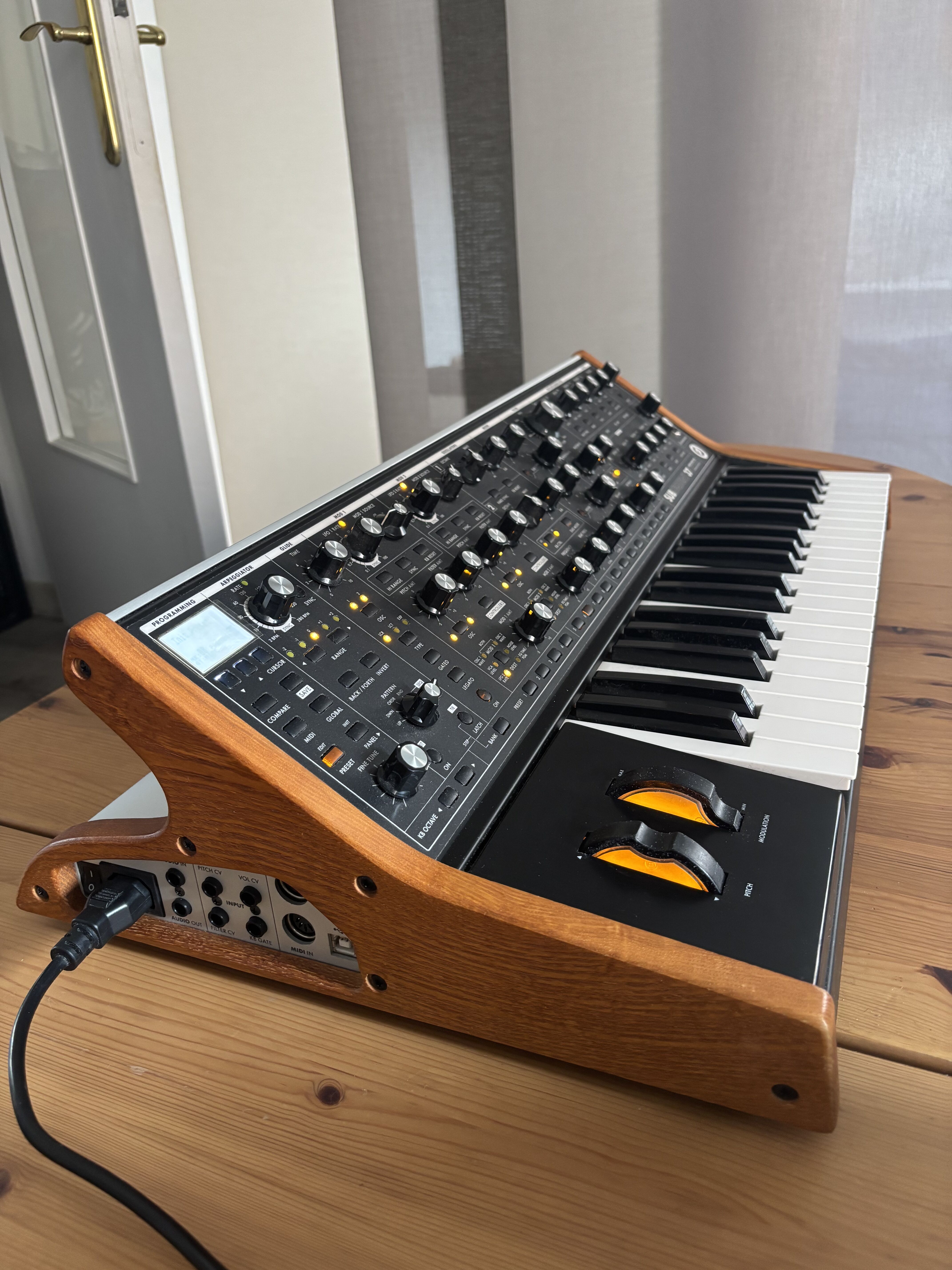 Moog Subsequent 37 en parfait état + case