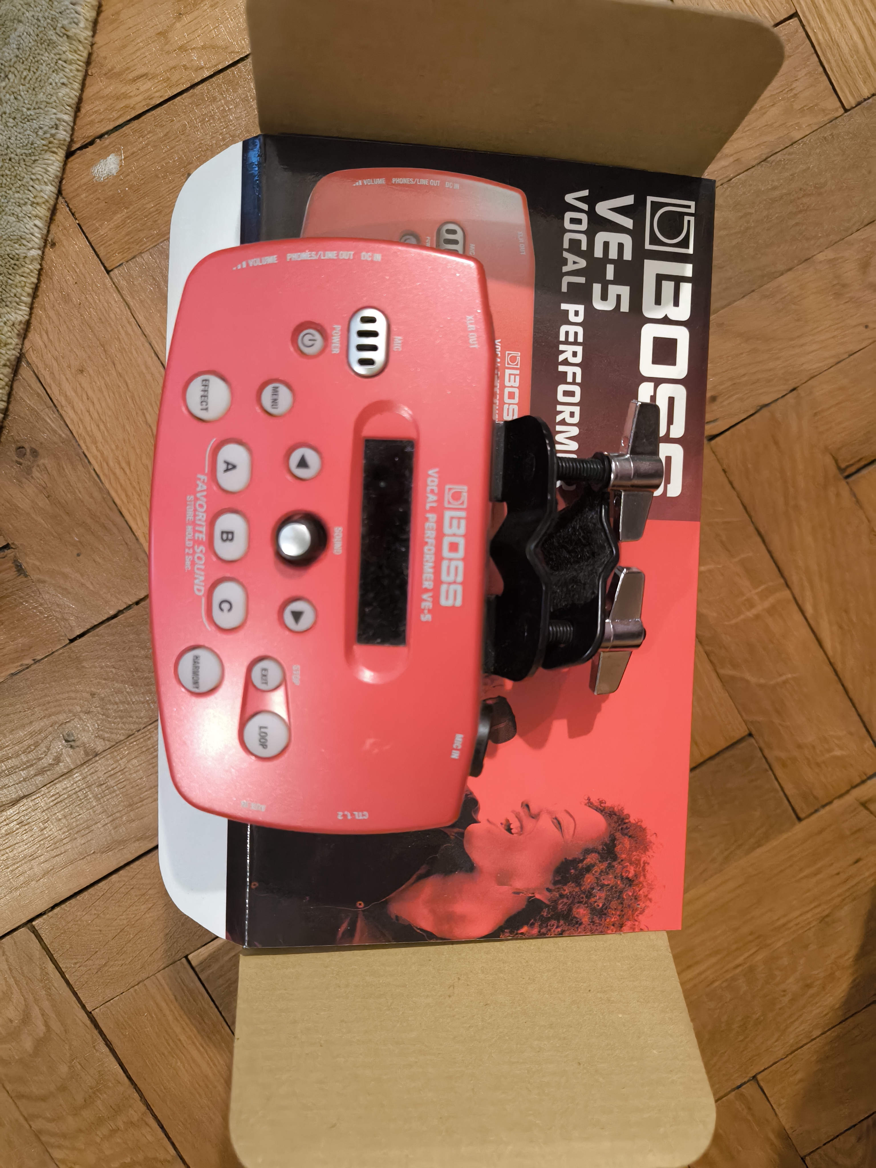 Vend multis effets boss VE 5 comme neuf