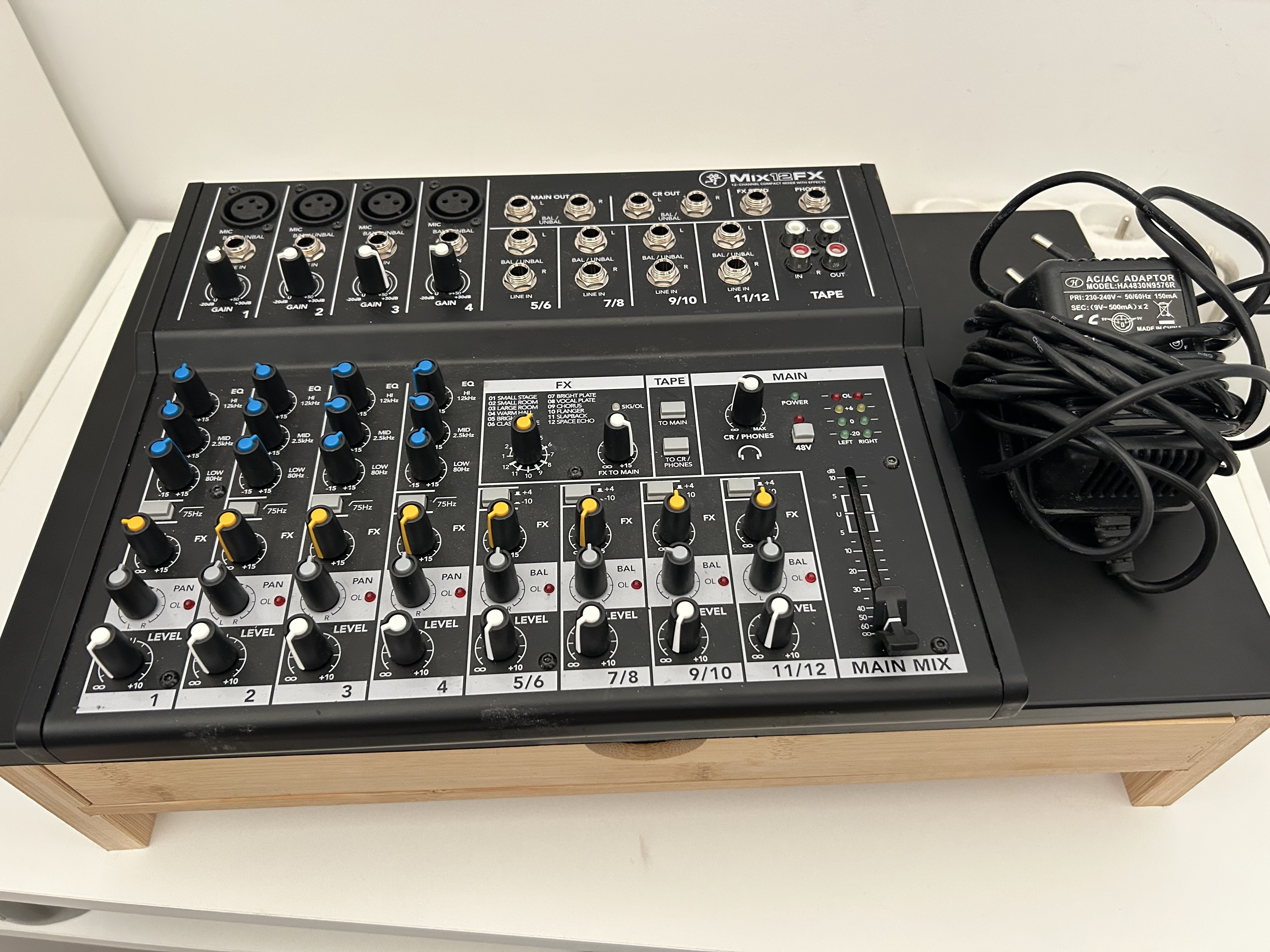 Vends table de Mixage Mackie Mix12fx