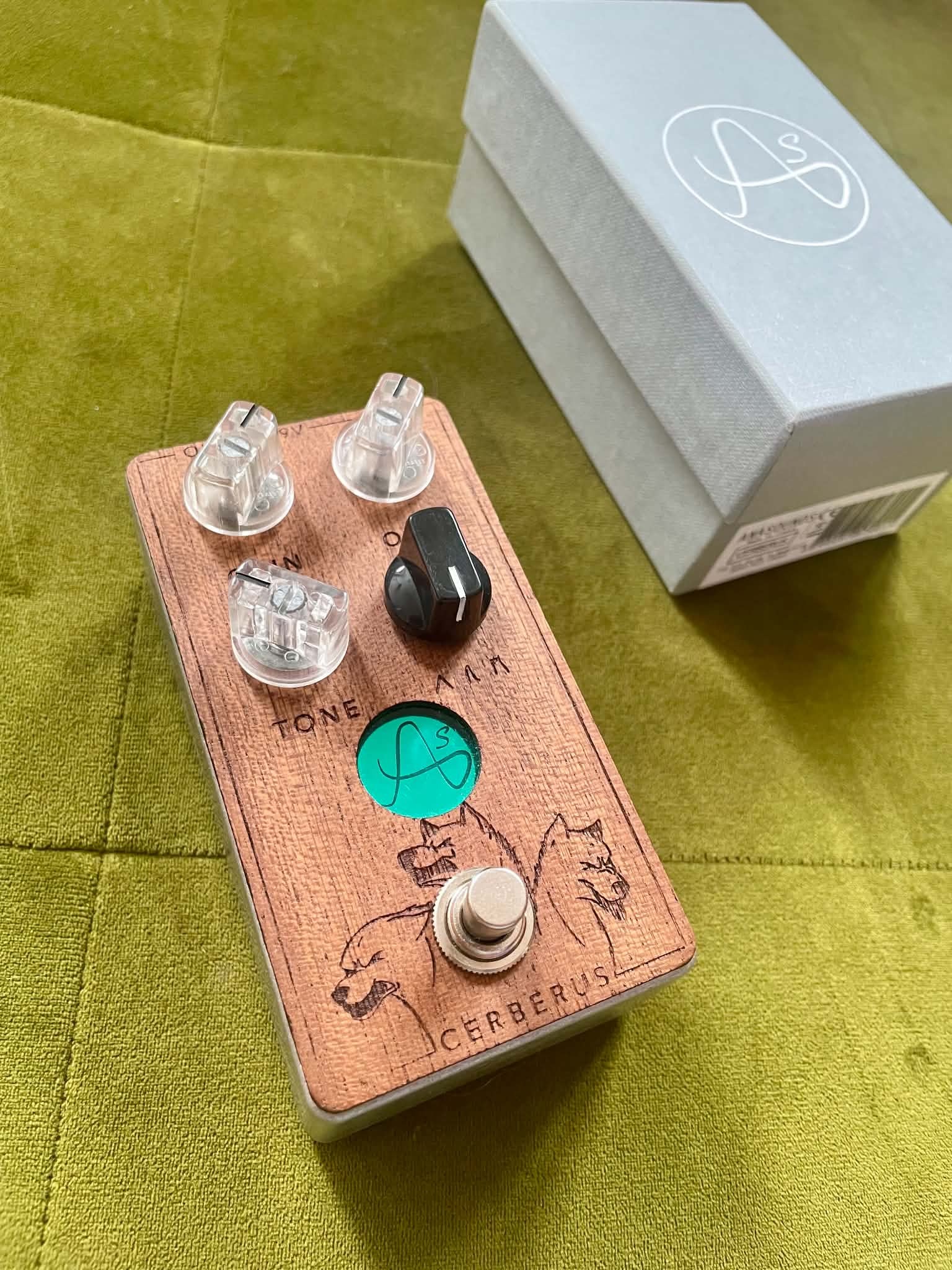 Vends pédale overdrive Cerberus de chez Anasounds
