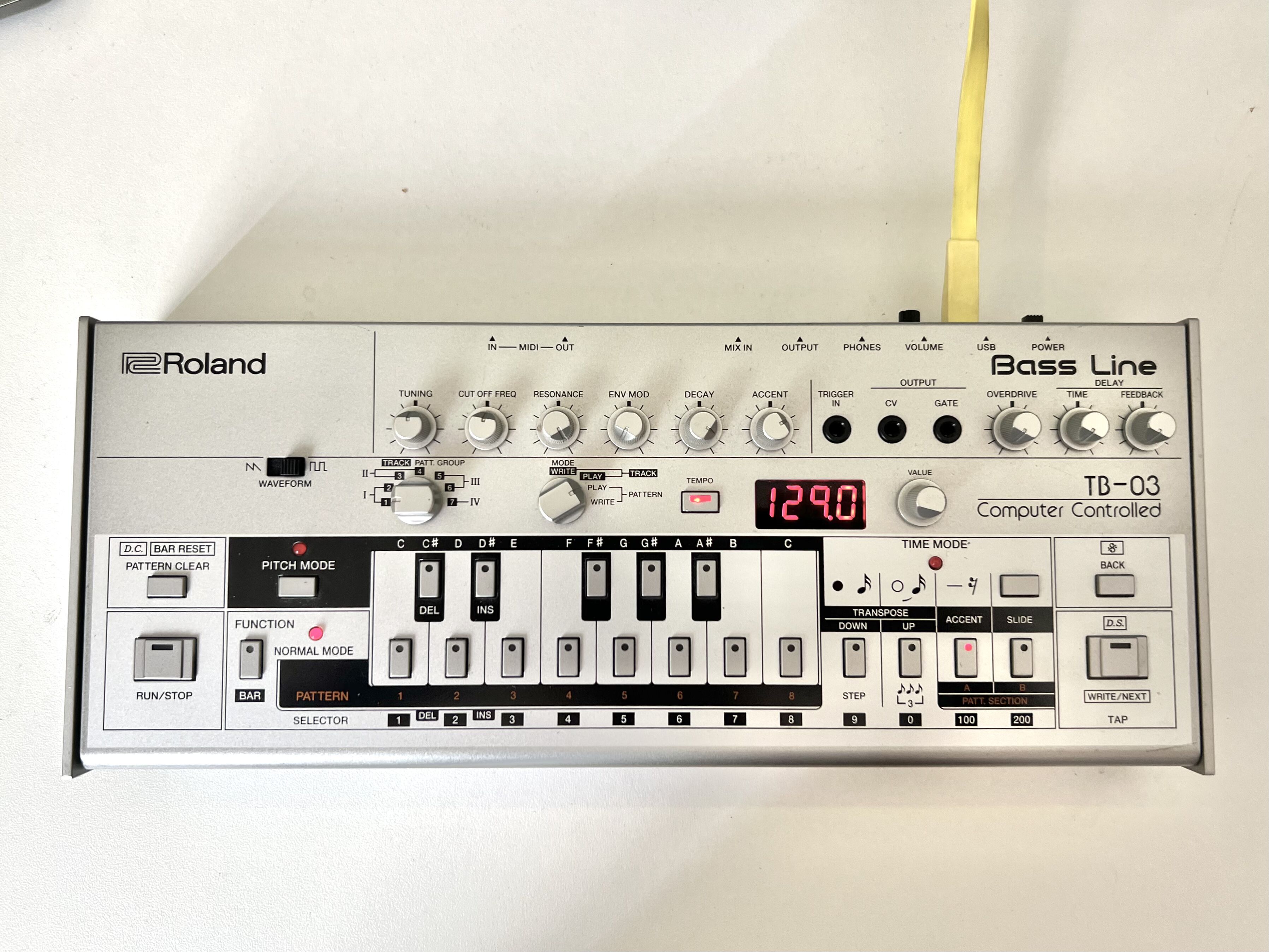 Roland TB03 Bassline