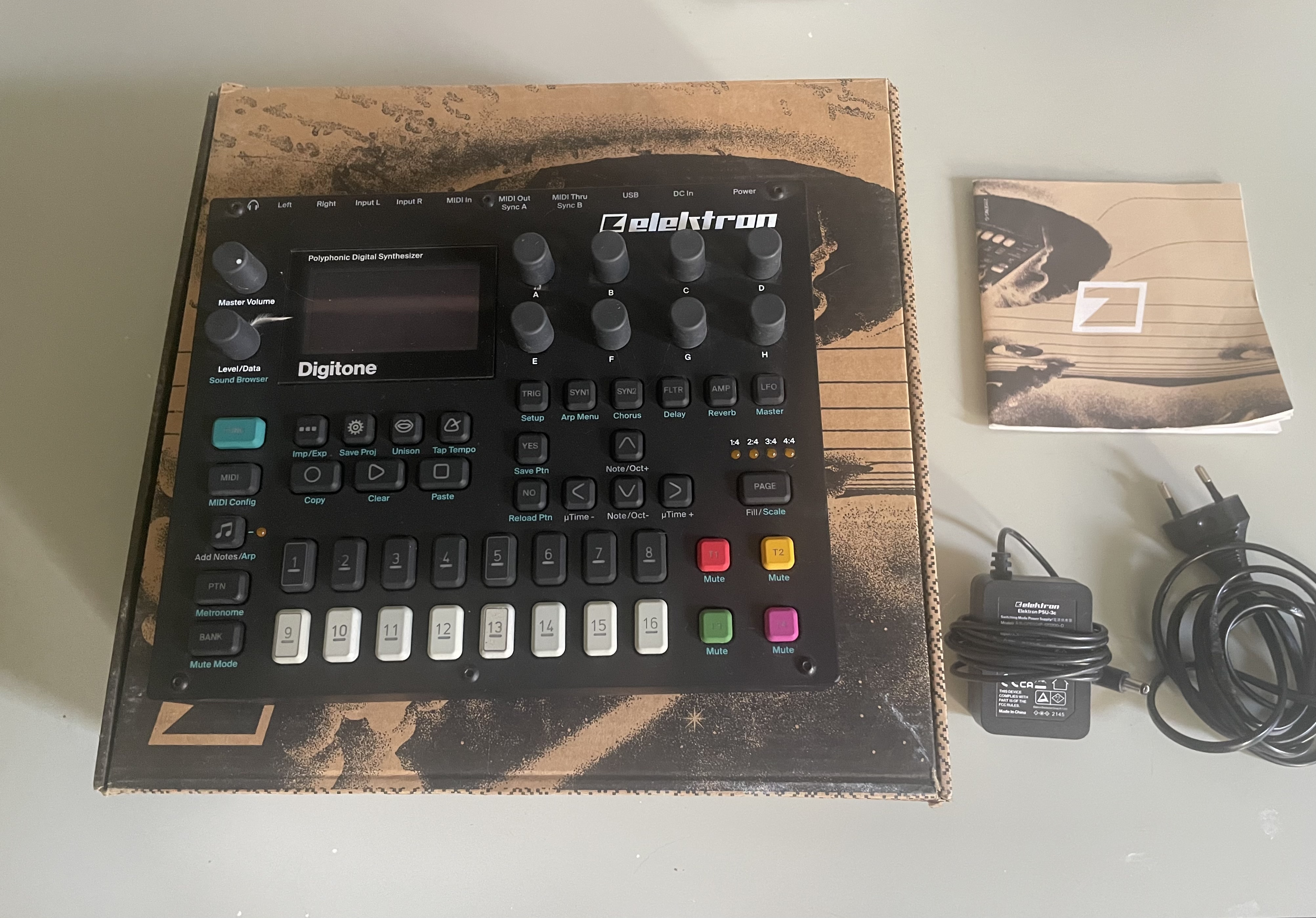 Vends Digitone d’elektron comme neuve