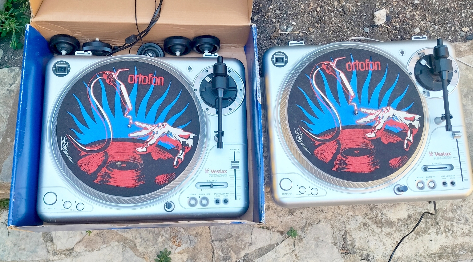 Vends 2 Platines vinyle VESTAX PDX-2000 