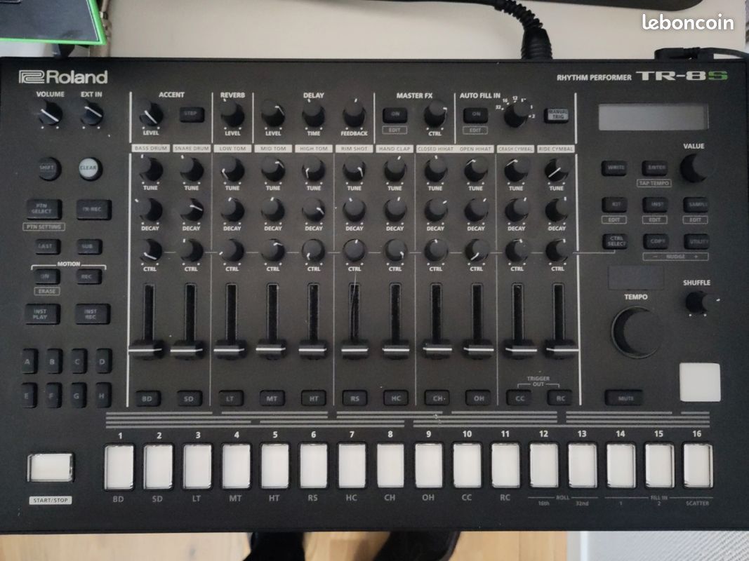 Roland Tr-8s 