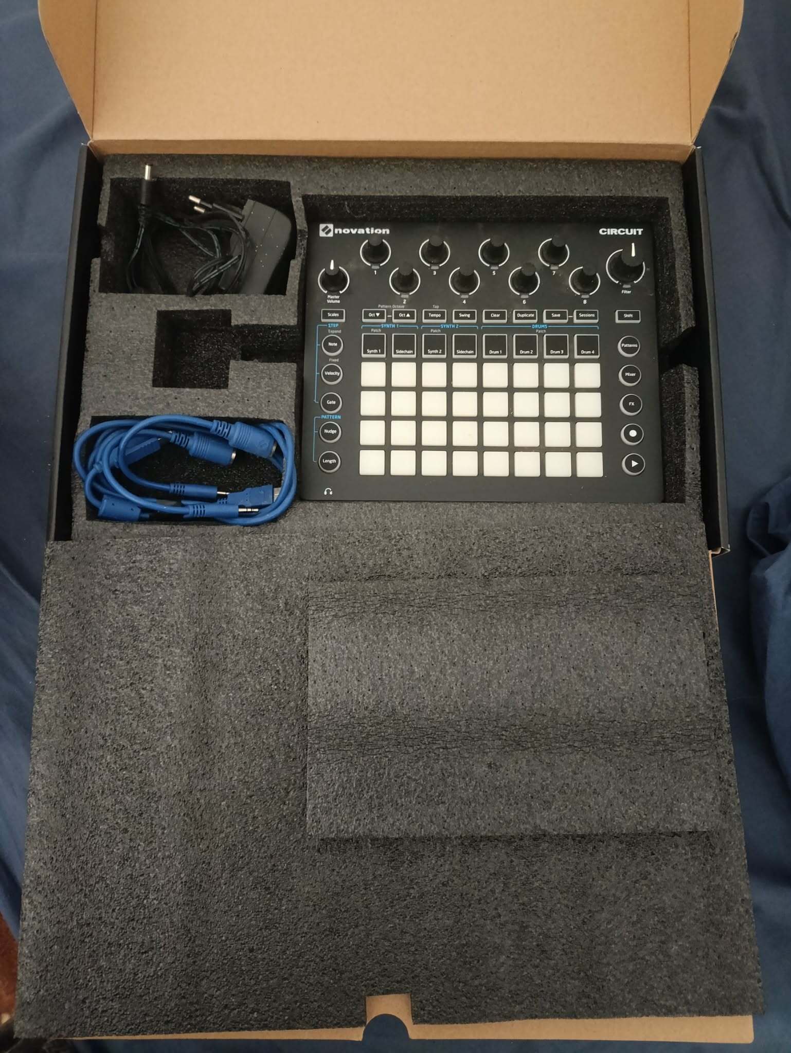 Vends Novation Circuit
