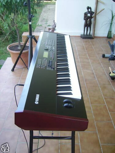 Piano synthé YAMAHA S90ES + cartes extensions + flight case