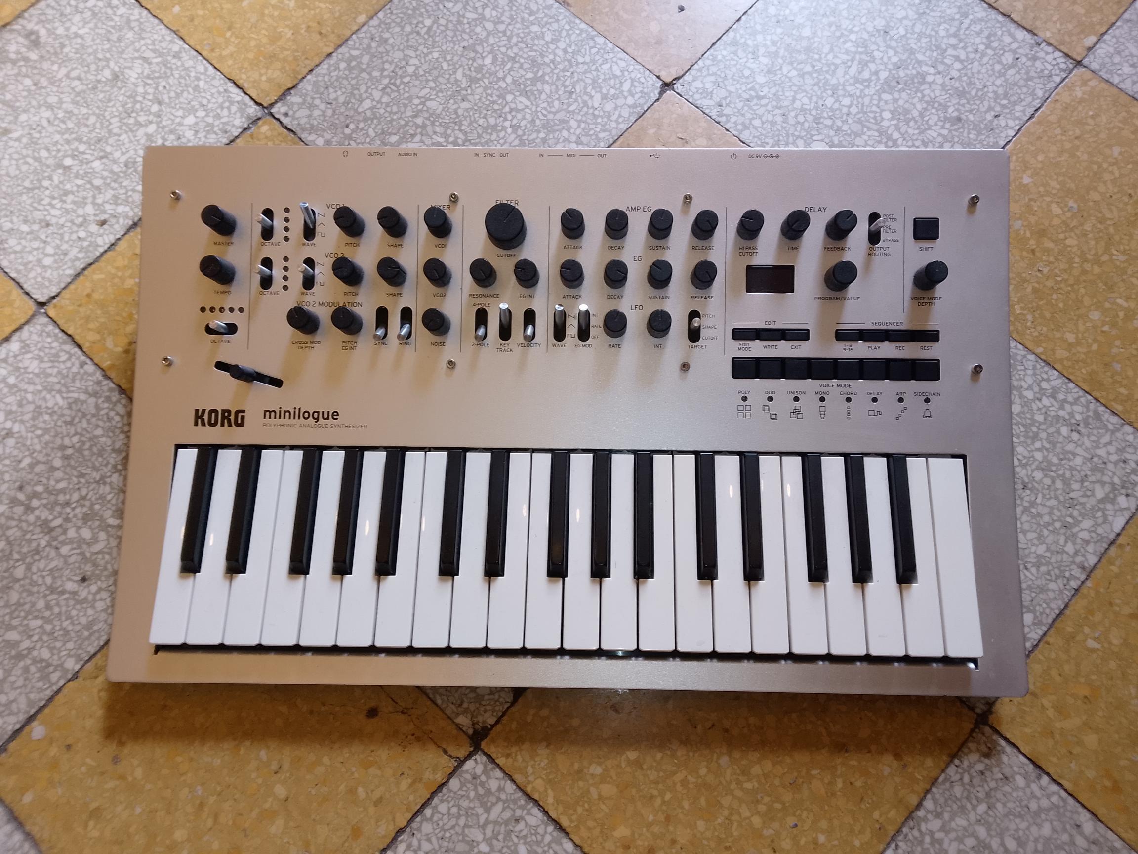 Vends Korg Minilogue