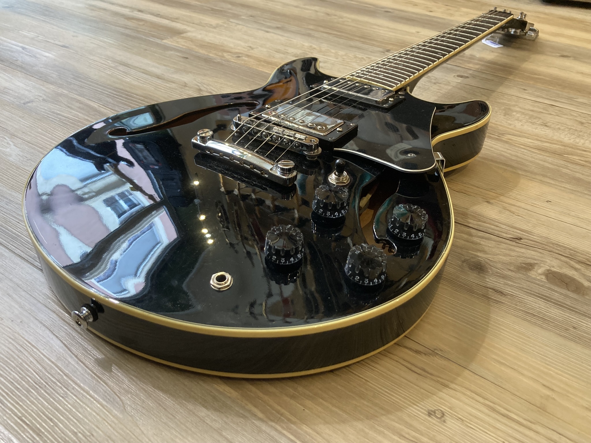 Ibanez AM50  (2510)