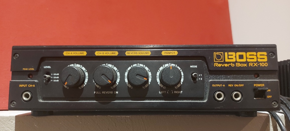 Vend reverb à ressort - Boss RX-100