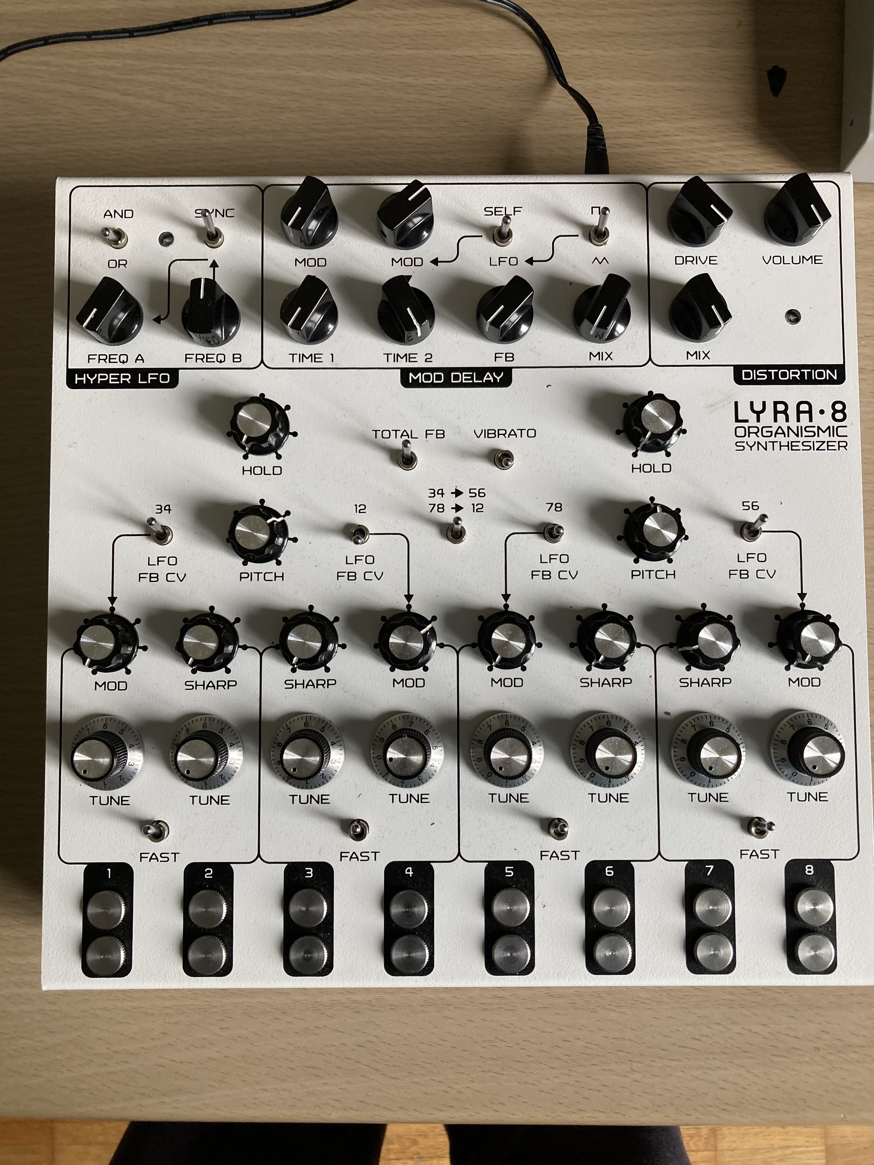 Vends synthétiseur Lyra 8