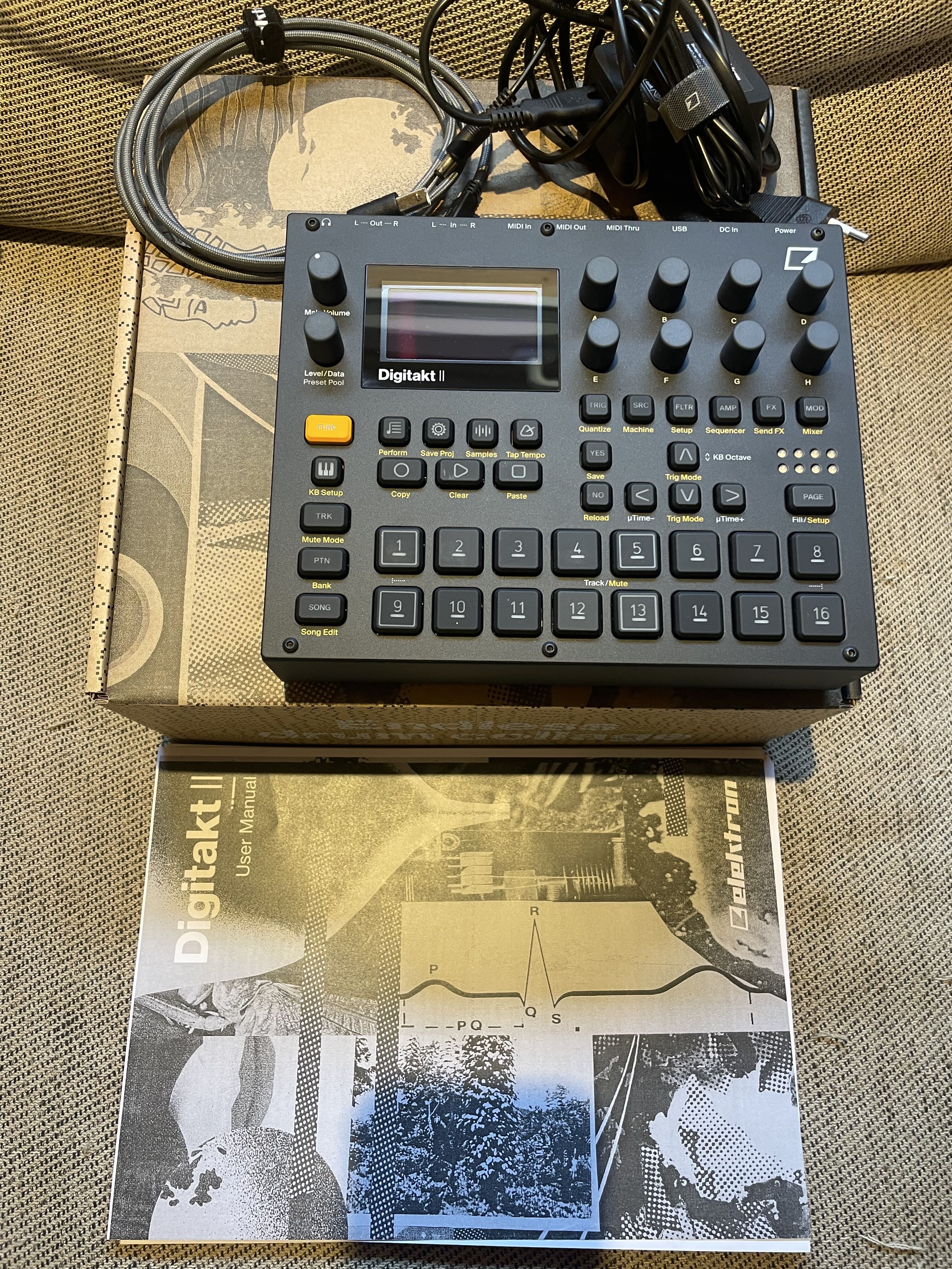Vends Digitakt 2 servie 2 fois garantie 3ans thomann