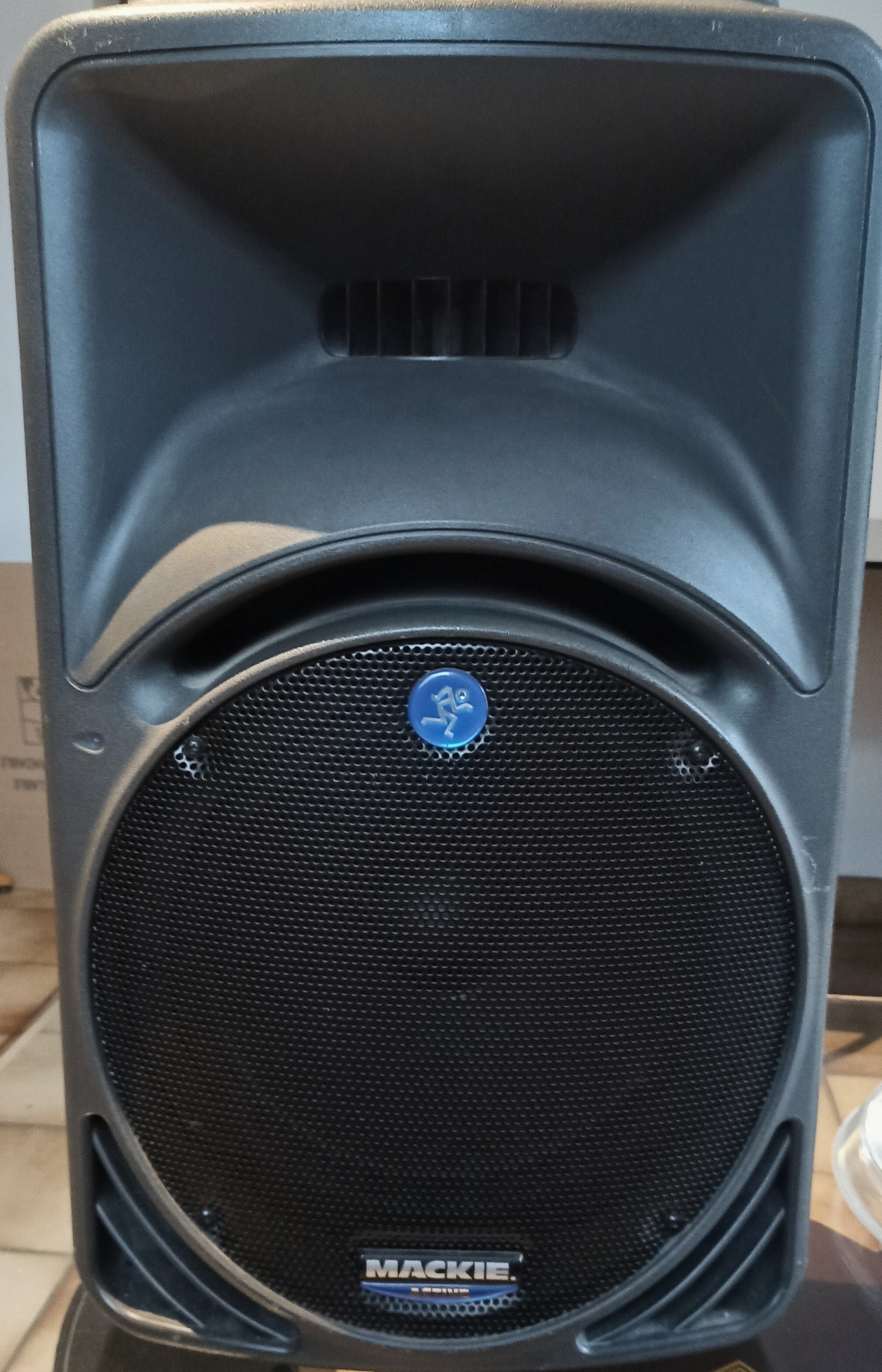 Vends 2 enceintes + table de mixage