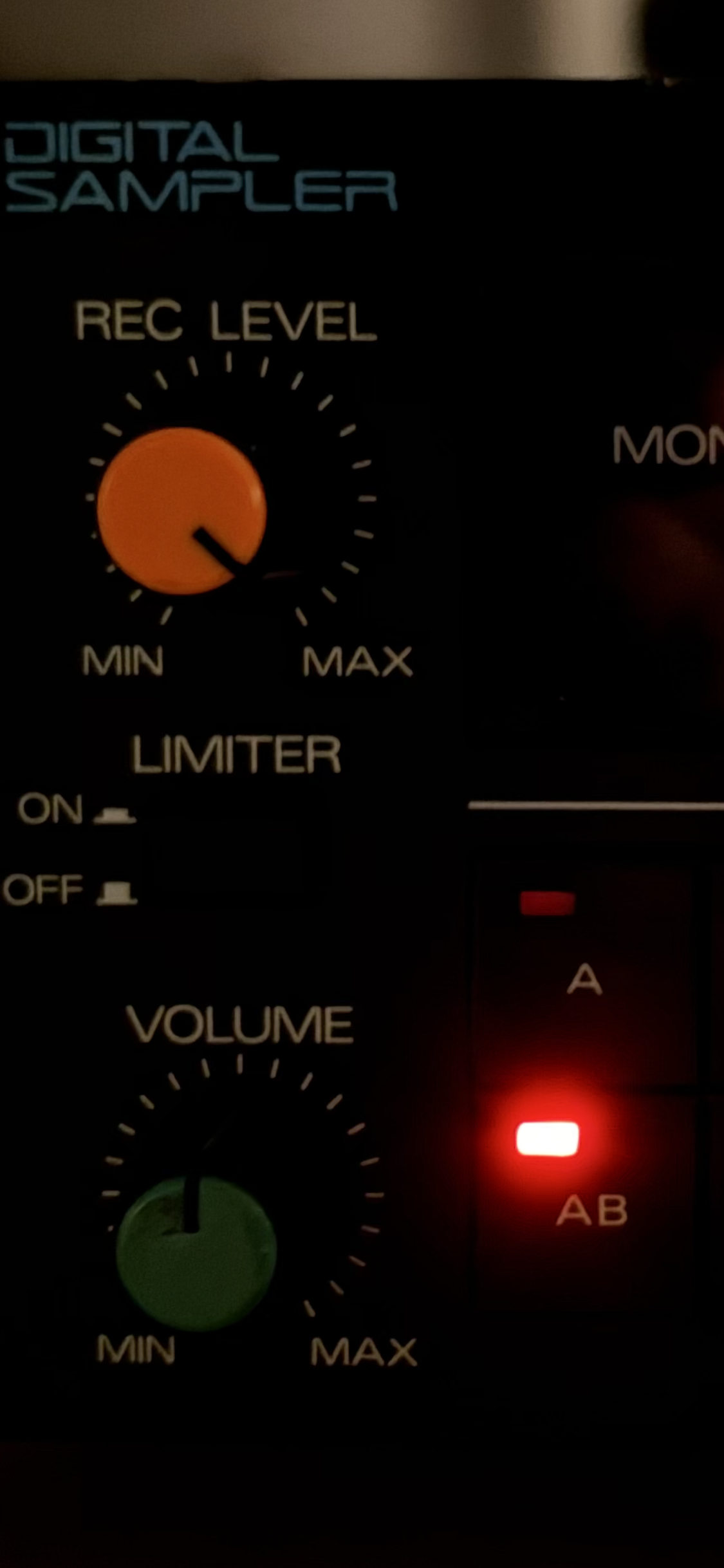 Roland S-220 (12437)