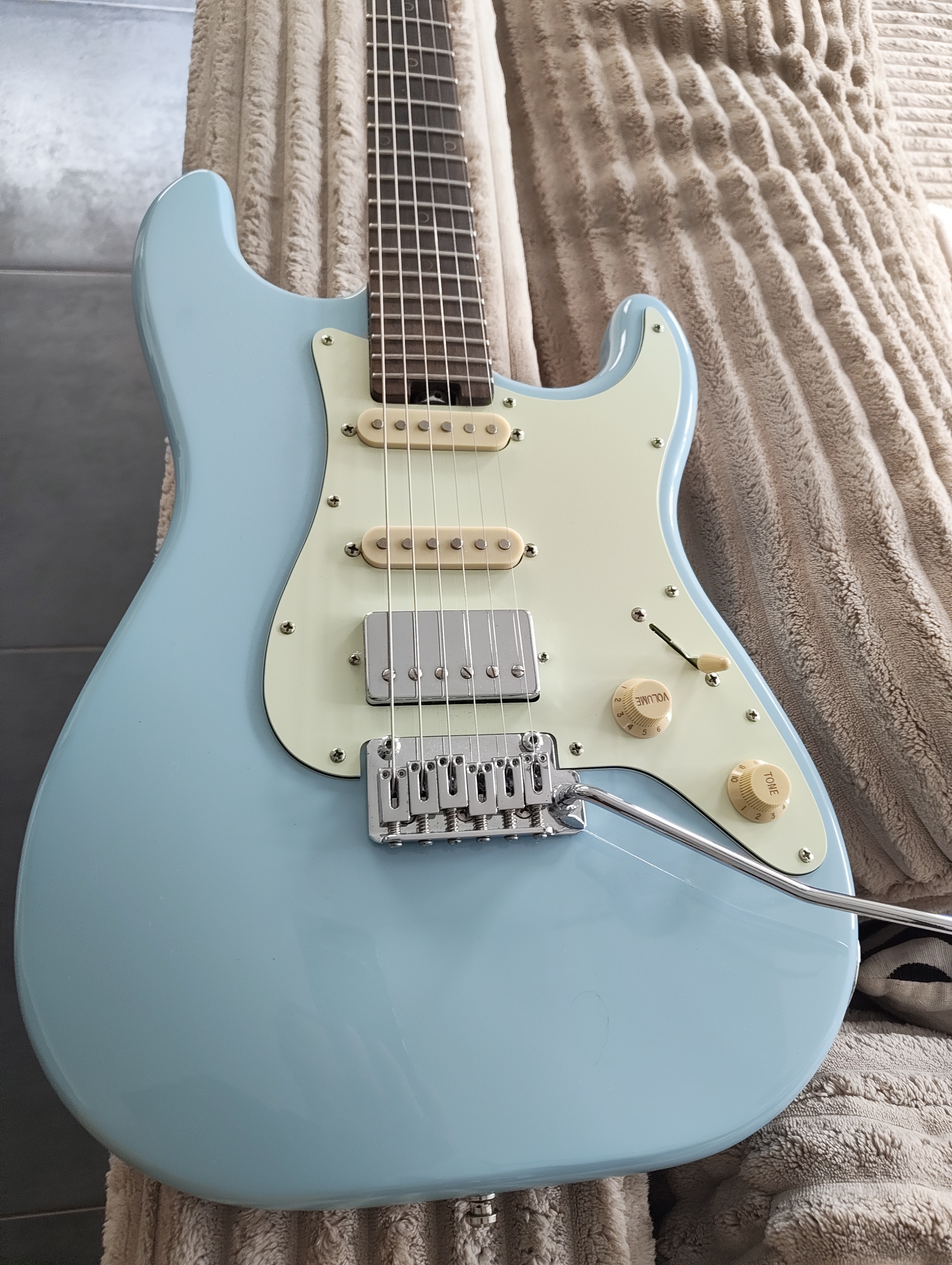 Schecter Nick Johnston (stratocaster) HSS