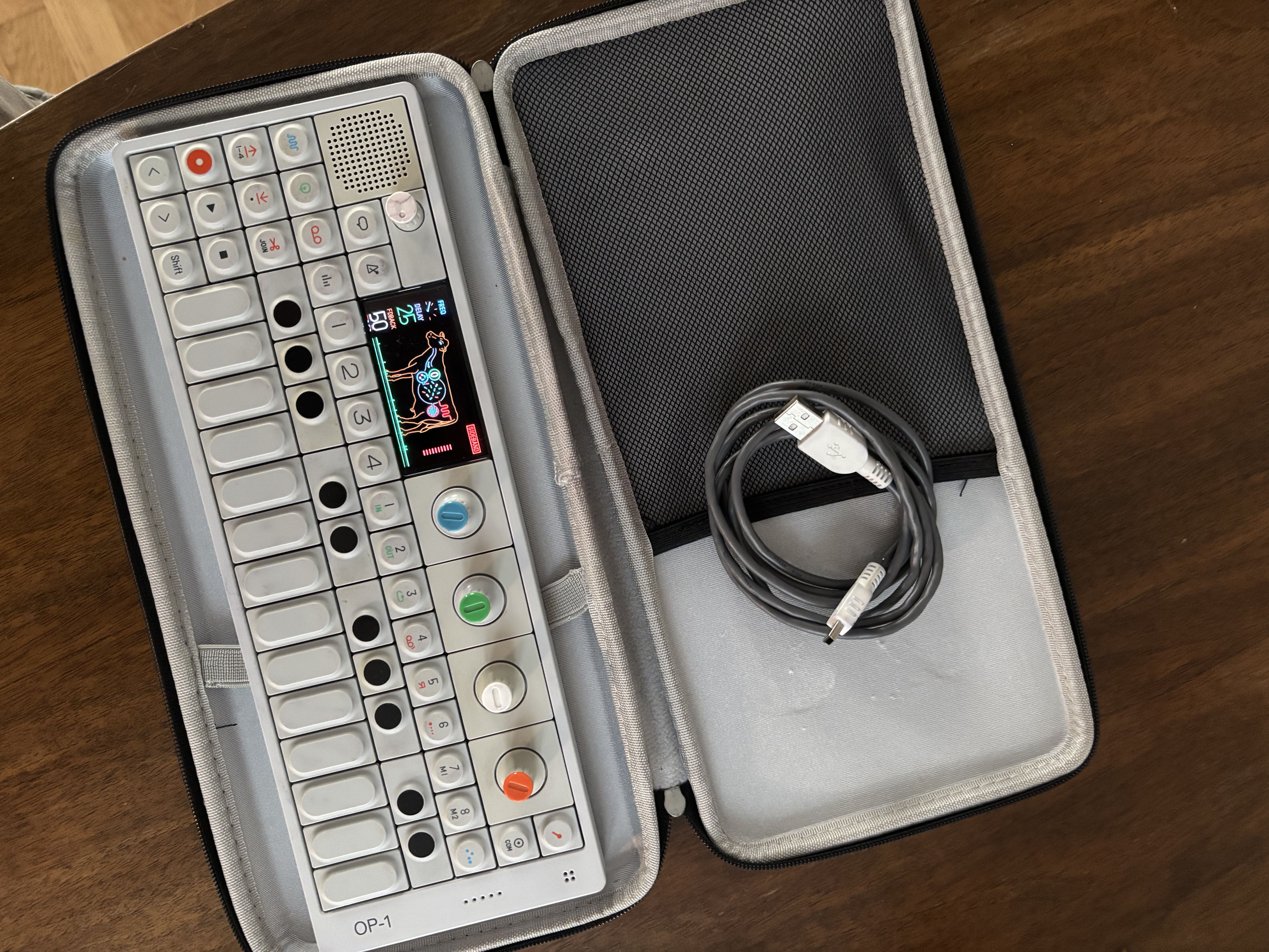 Teenage Engineering OP-1 OG + case 