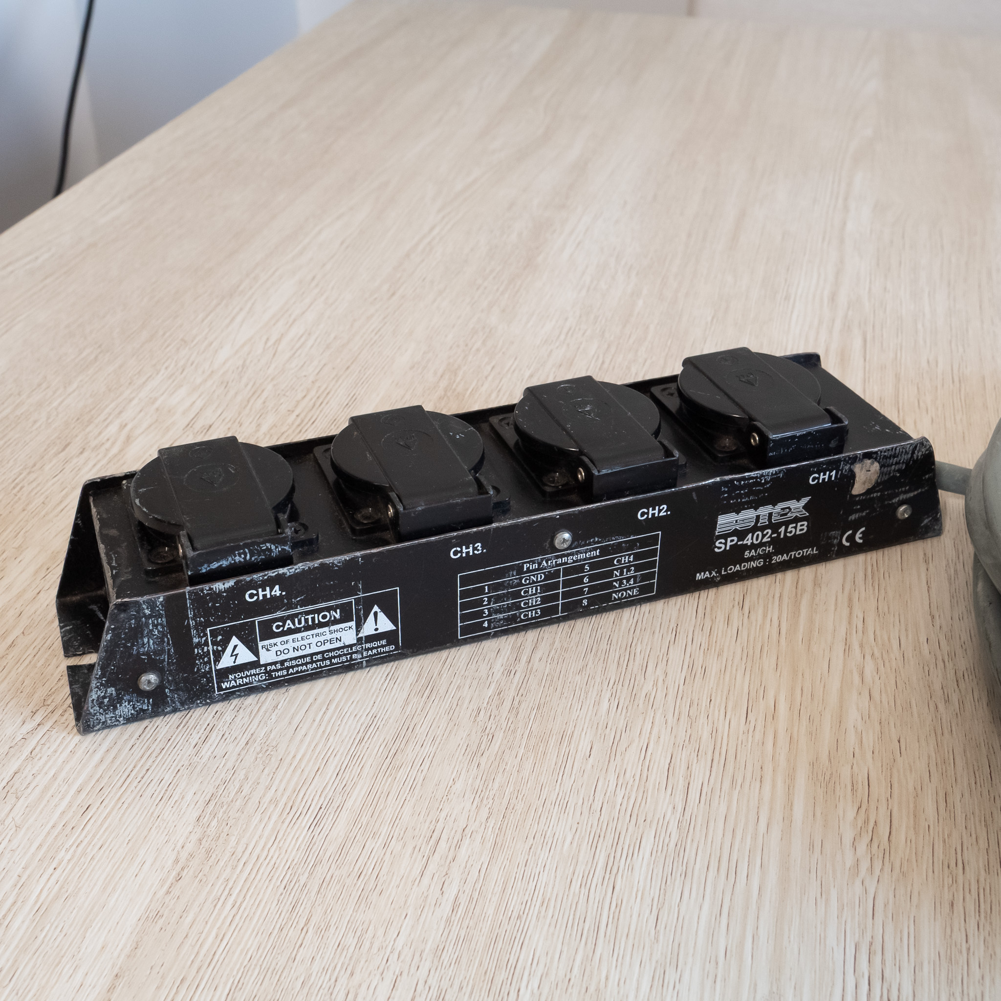 American DJ A-410 08