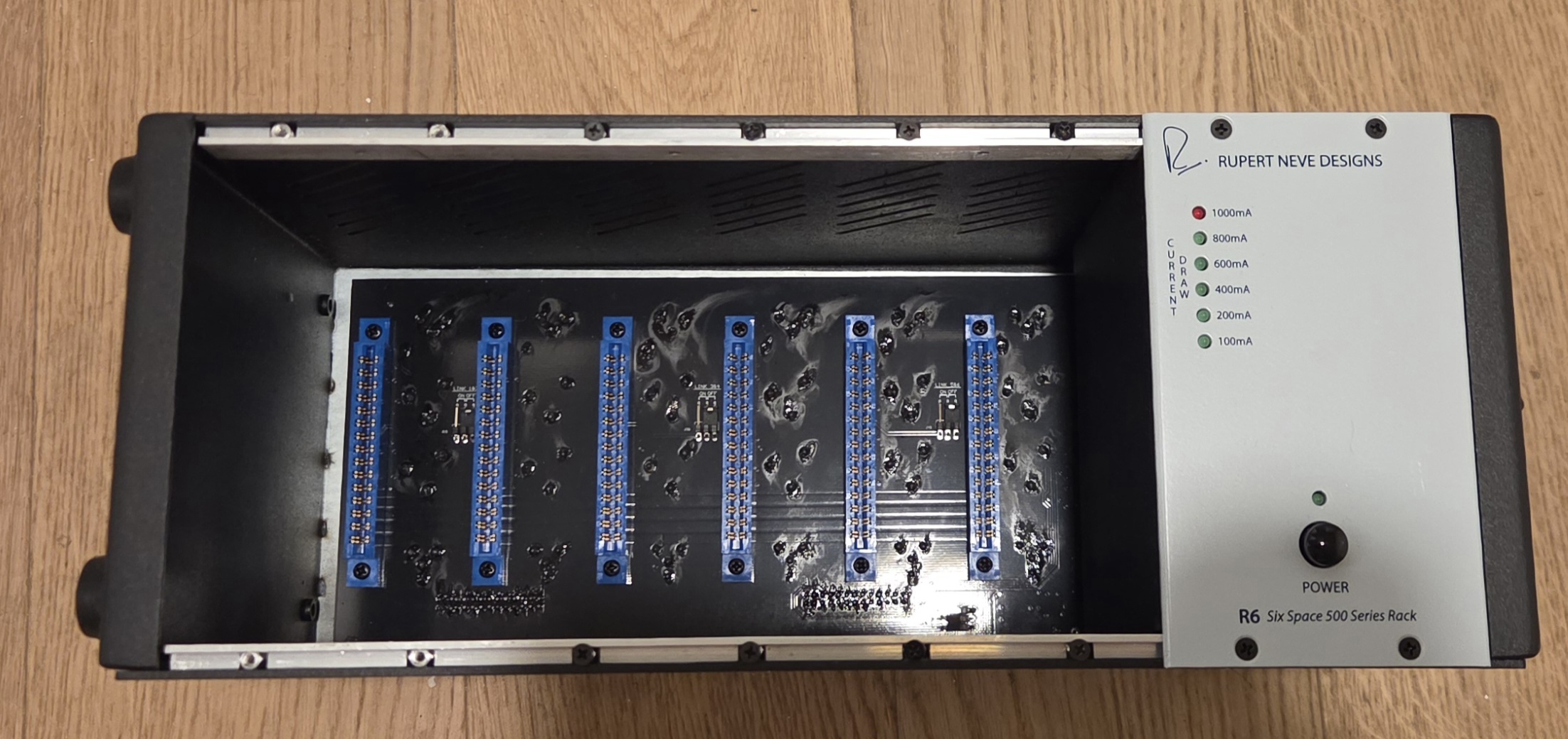 Rnd r6 lunchbox format 500 ruppert neve design