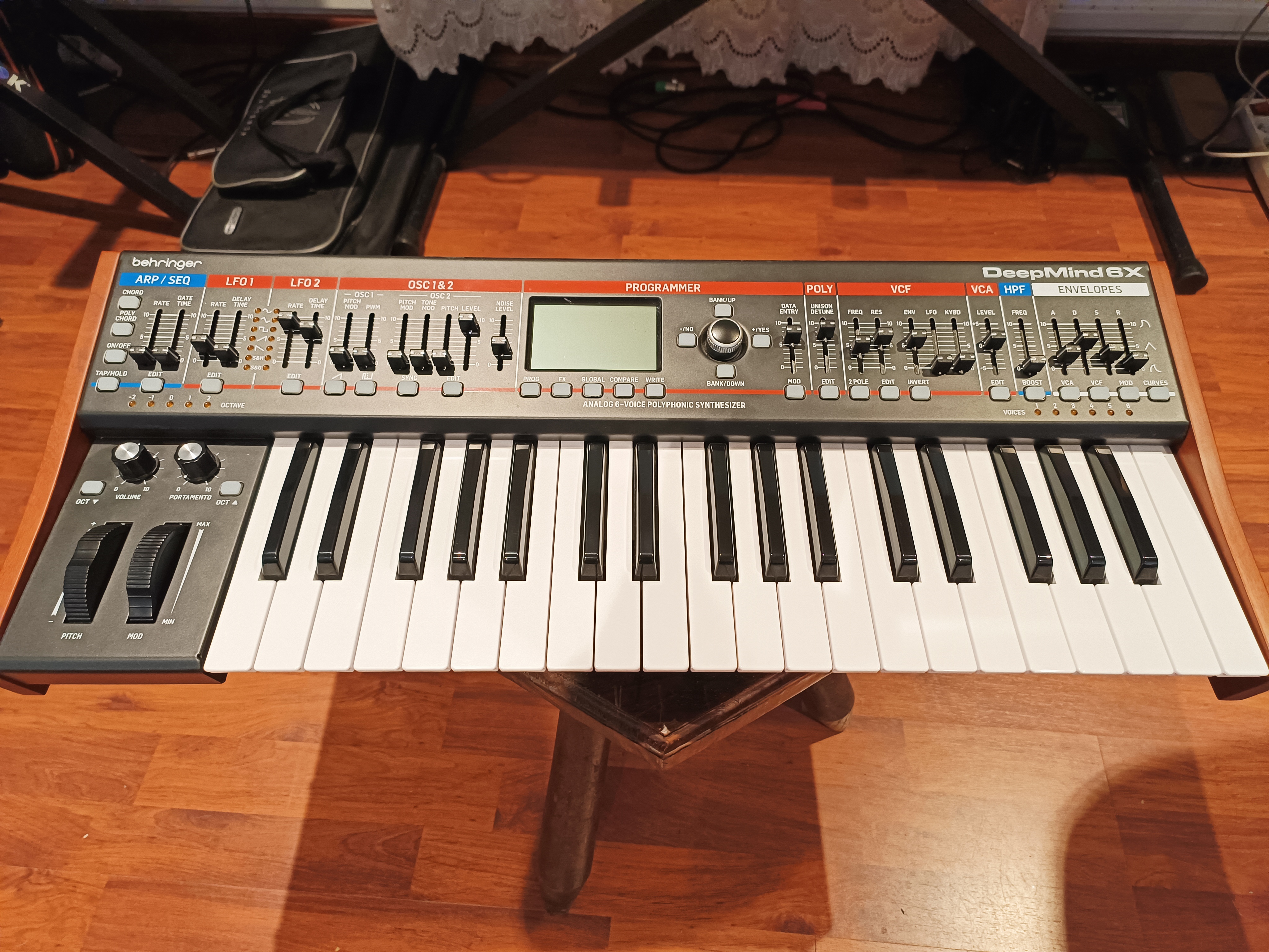 Vends Behringer Deepmind 6X